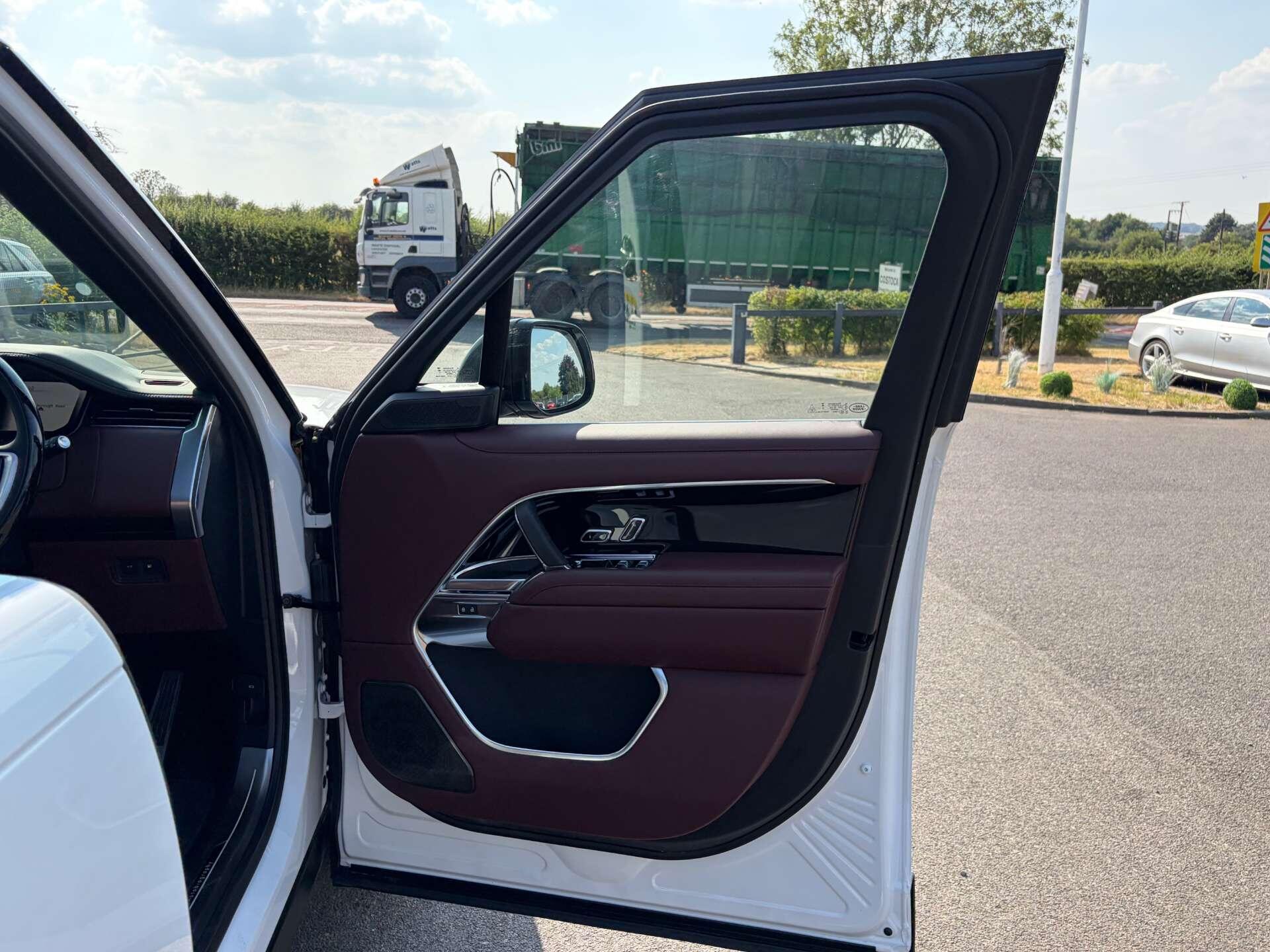 Land Rover Range Rover view 46