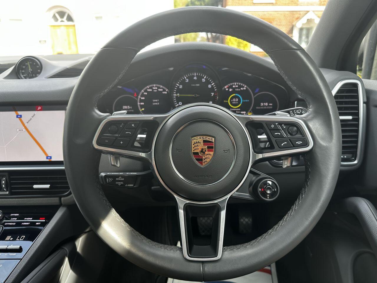 Porsche Cayenne view 40