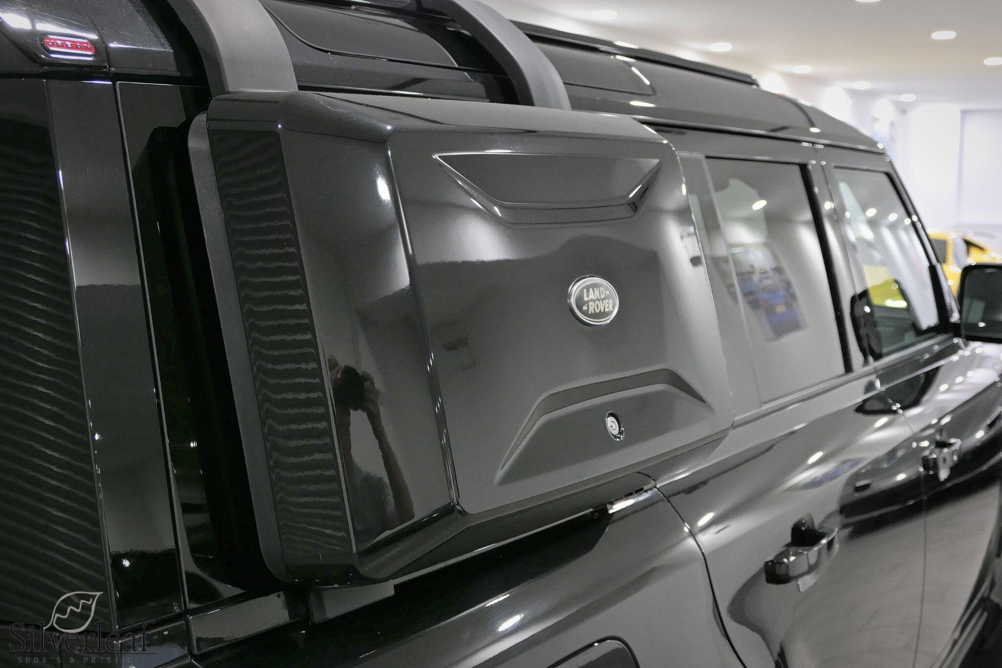 Land Rover Defender view 30