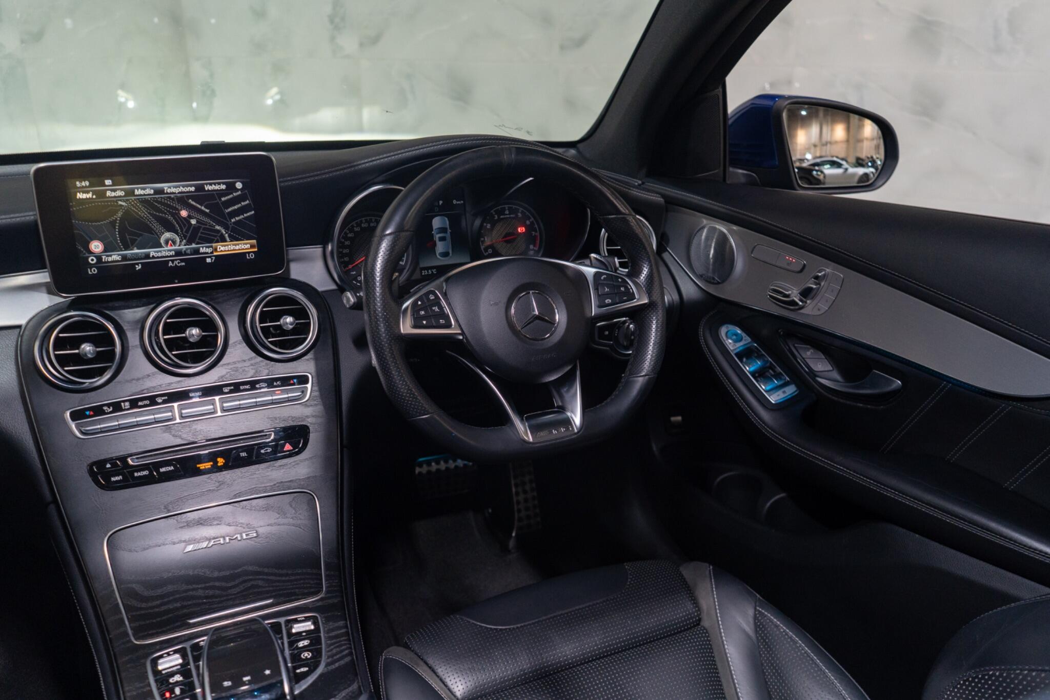 Mercedes-Benz GLC view 12
