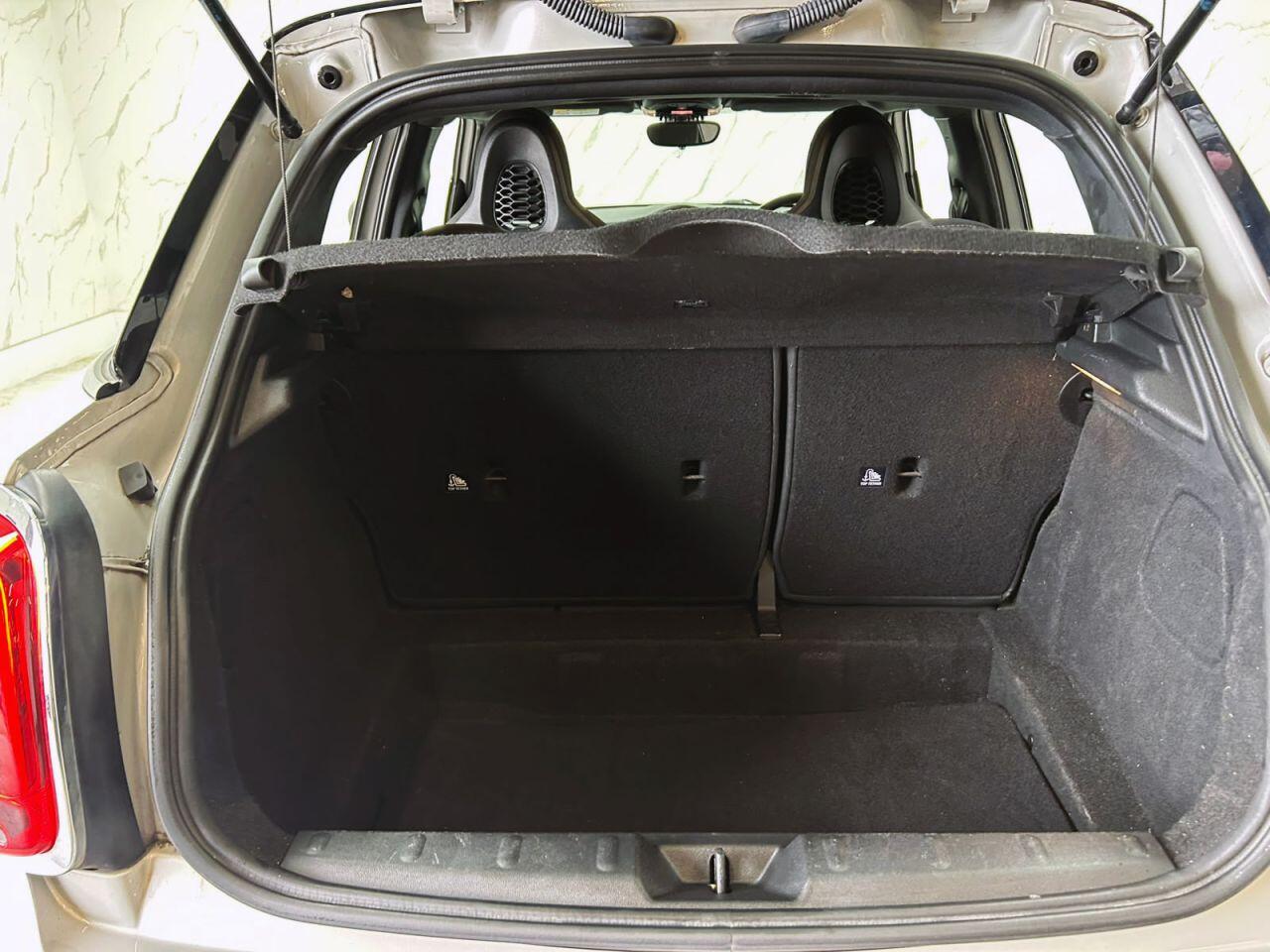 Mini Hatch view 22