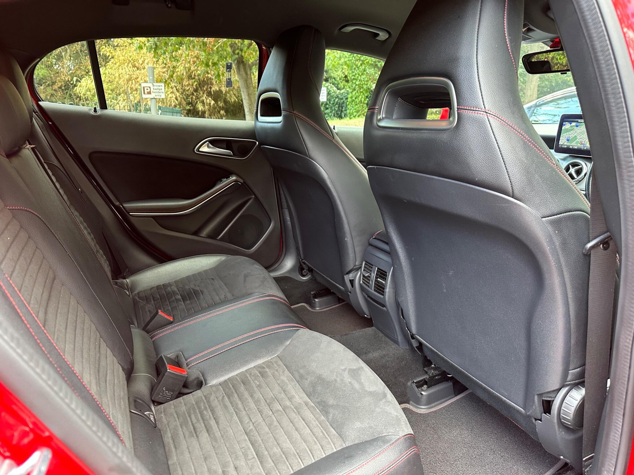 Mercedes-Benz Gla view 18