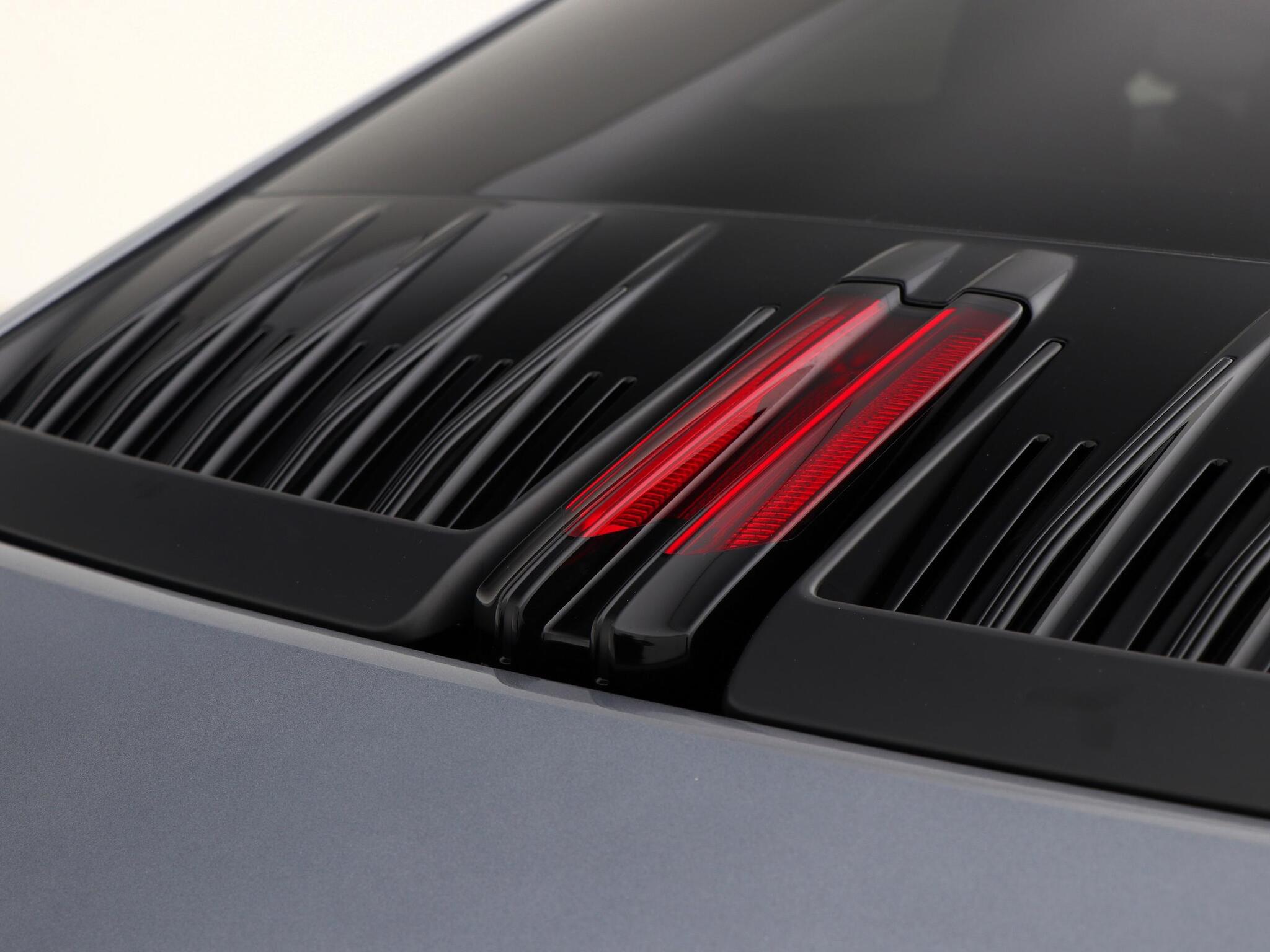 Porsche 911 view 21