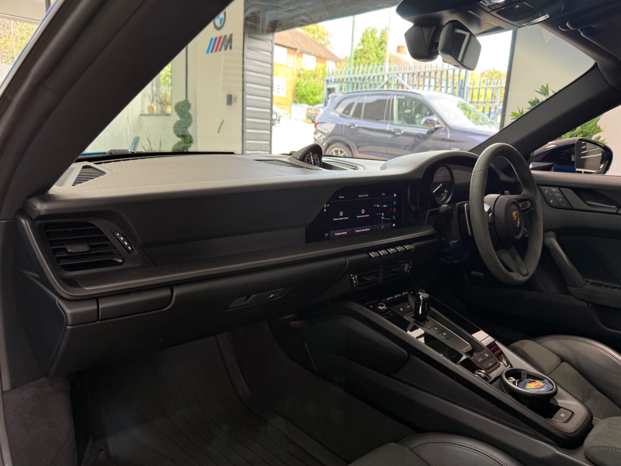Porsche 911 view 29