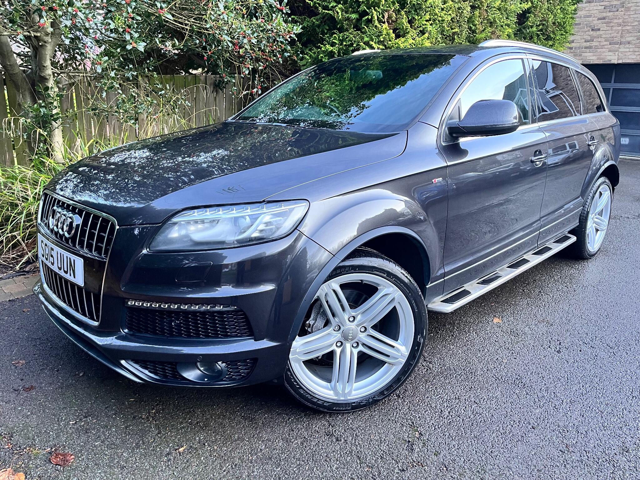Audi Q7 view 3