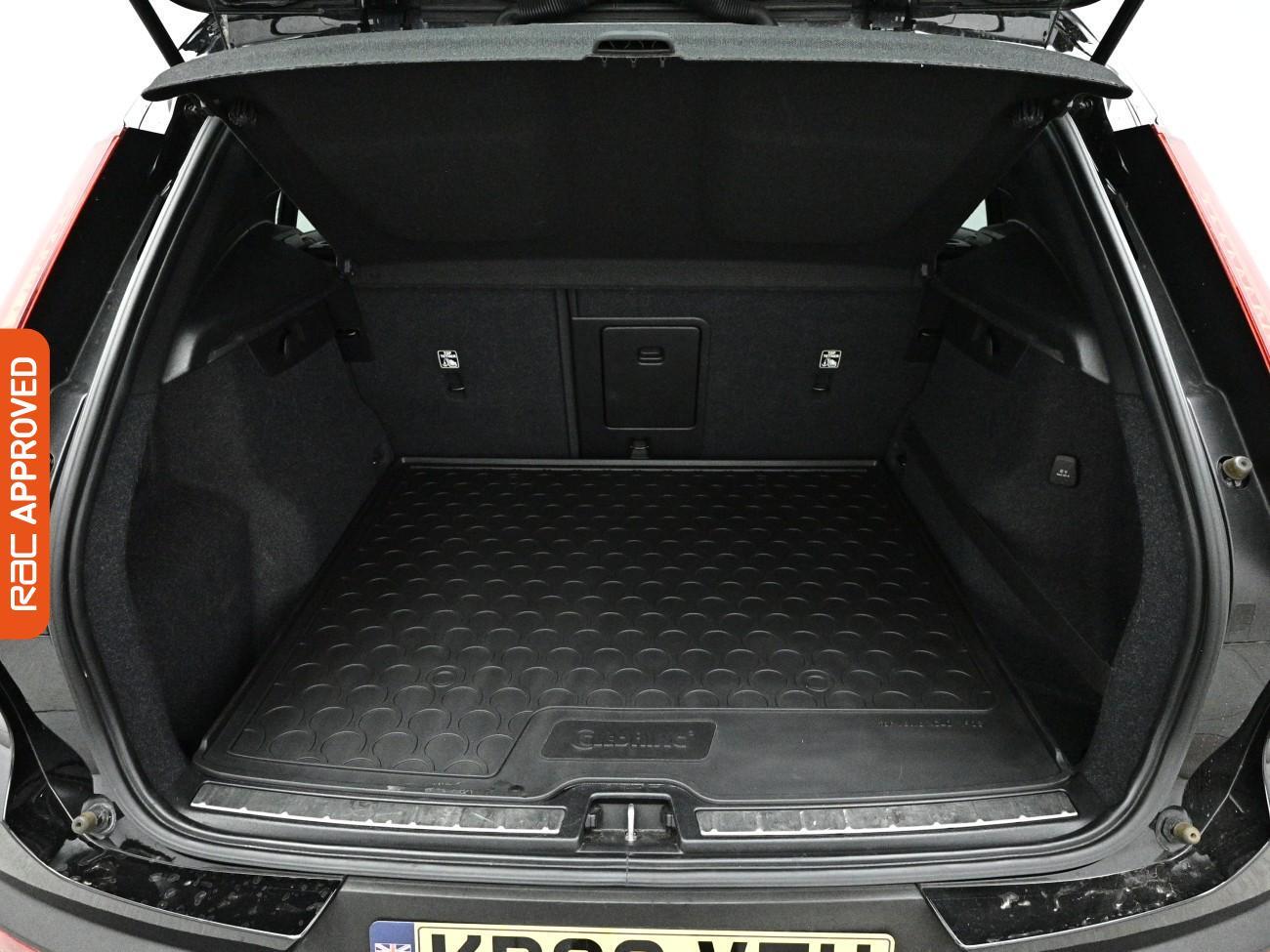 Volvo XC40 view 27