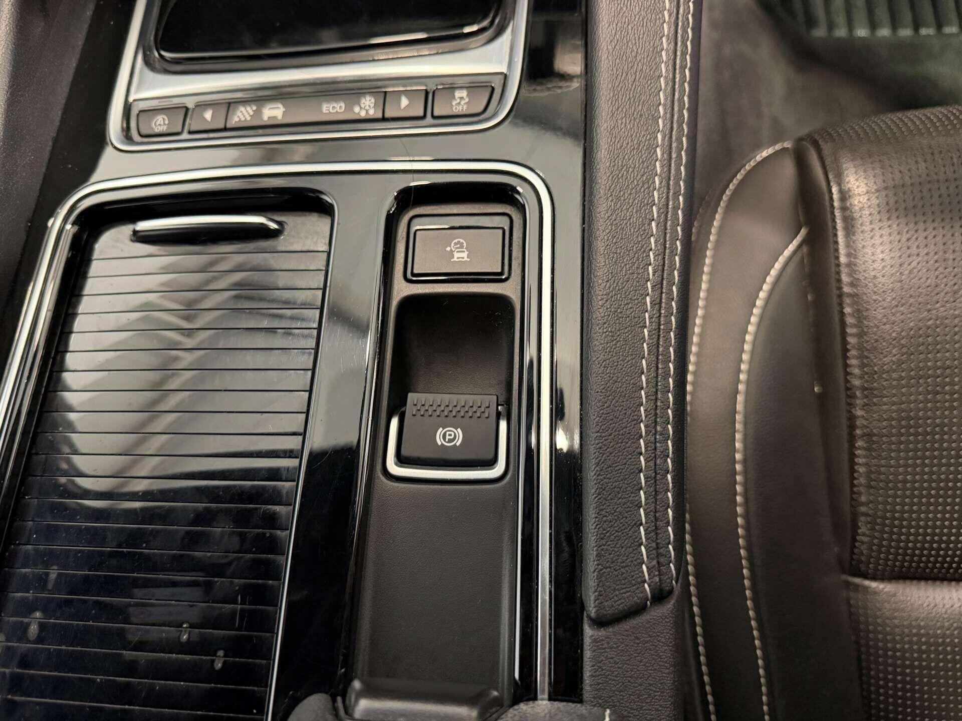 Jaguar F-Pace view 28
