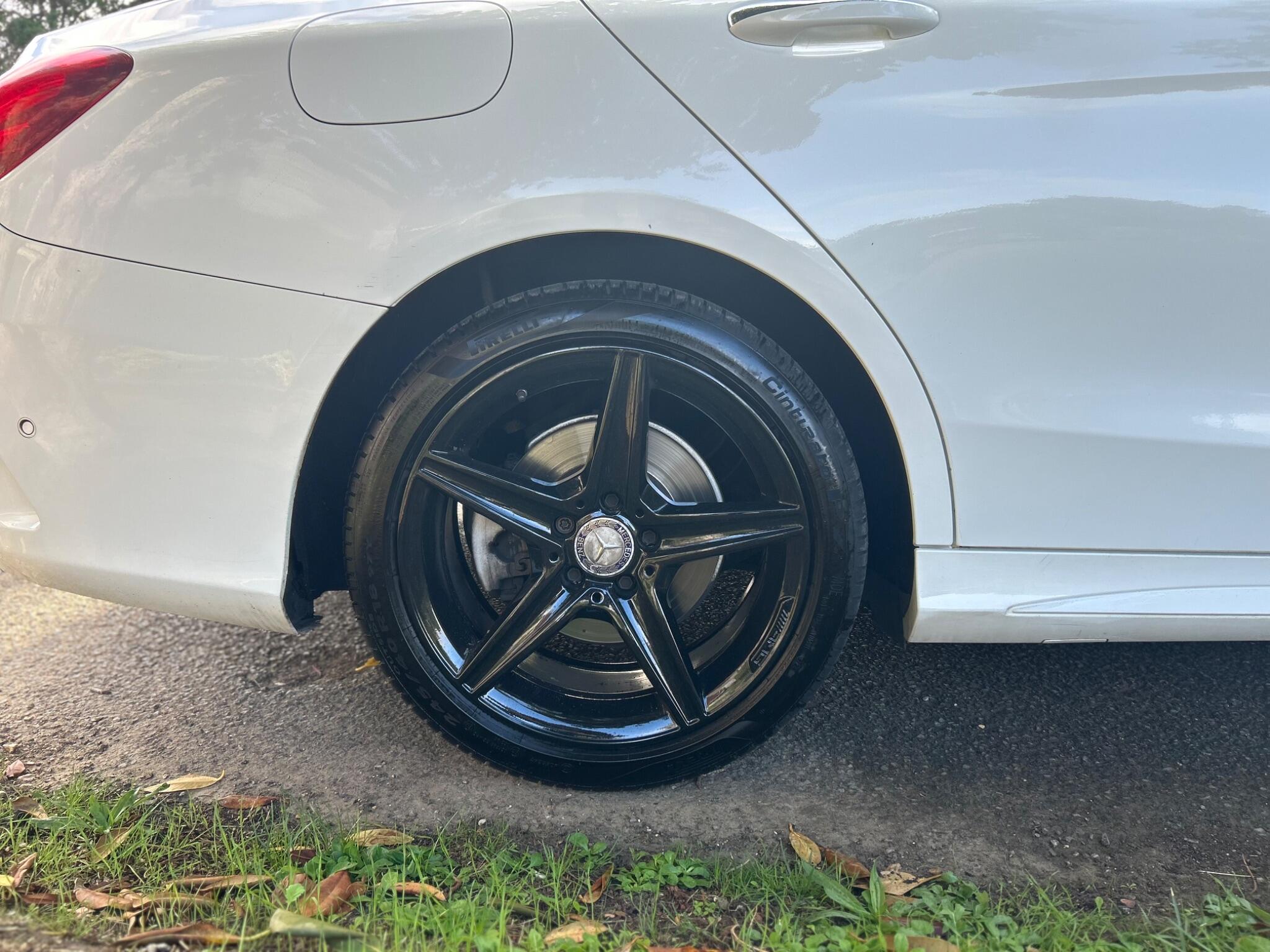 Mercedes-Benz C-Class view 35