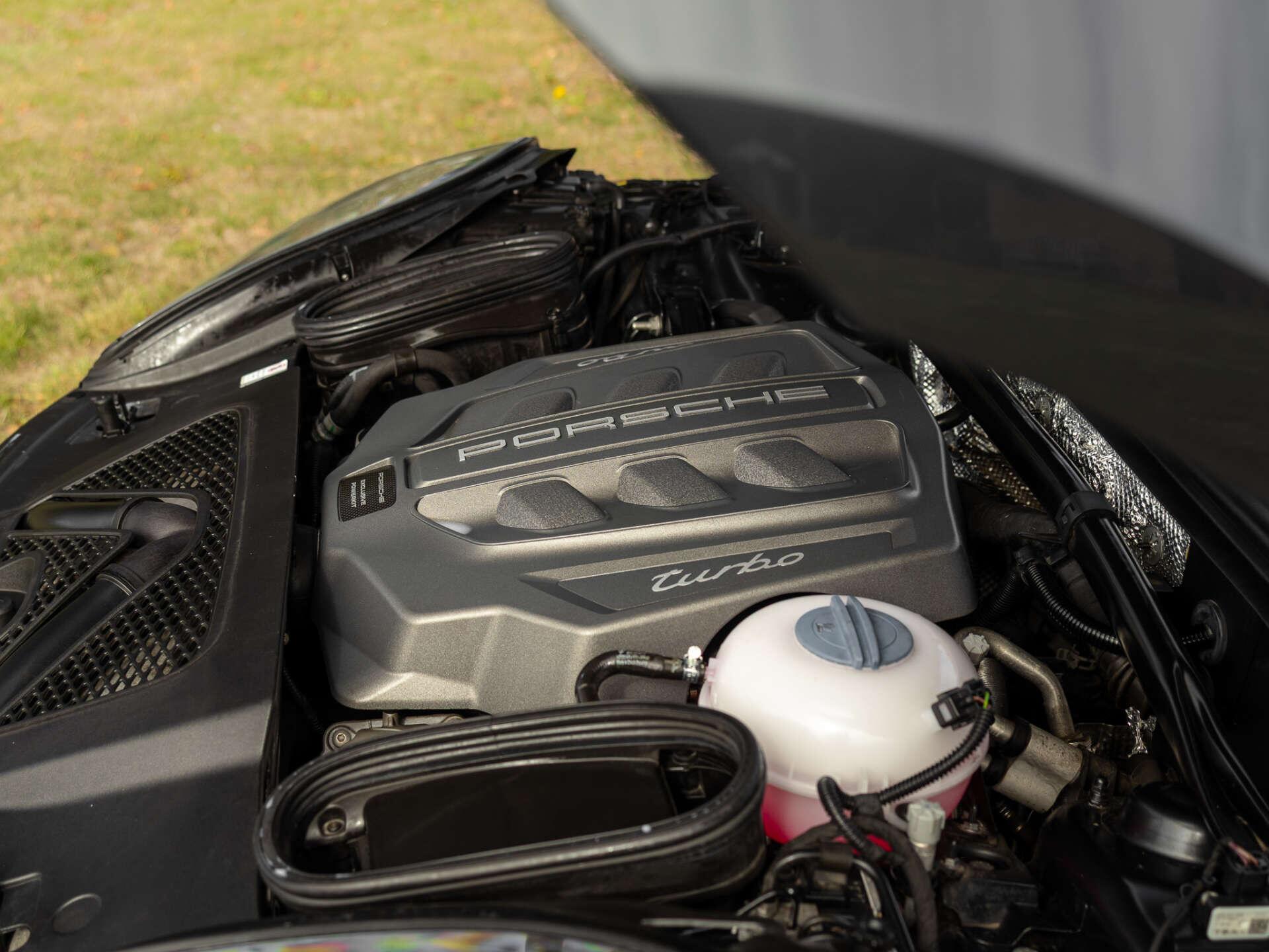 Porsche Macan view 44