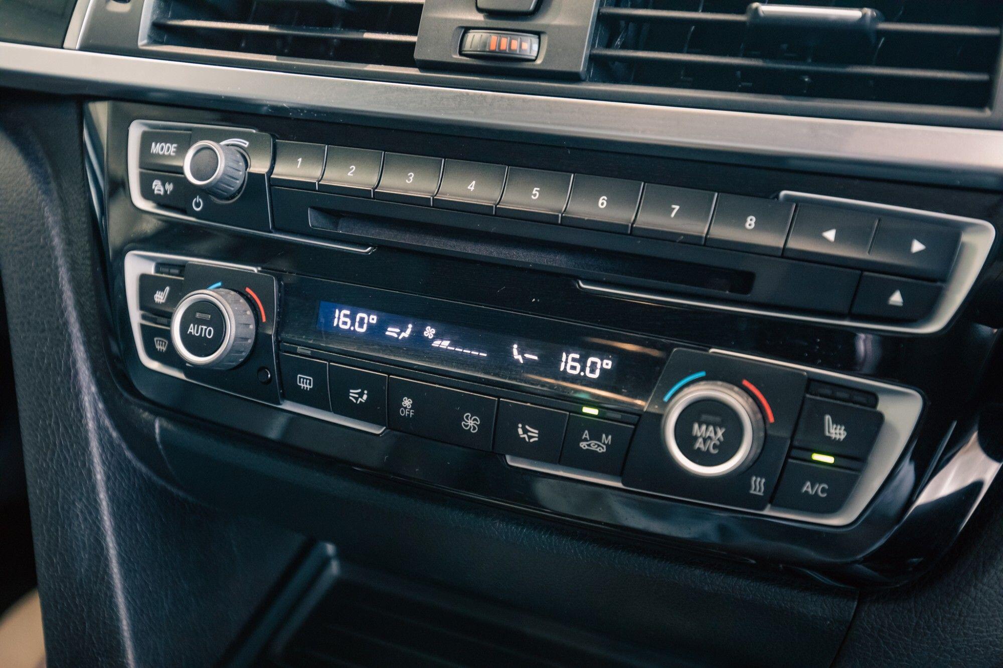 BMW 3 Series view 16