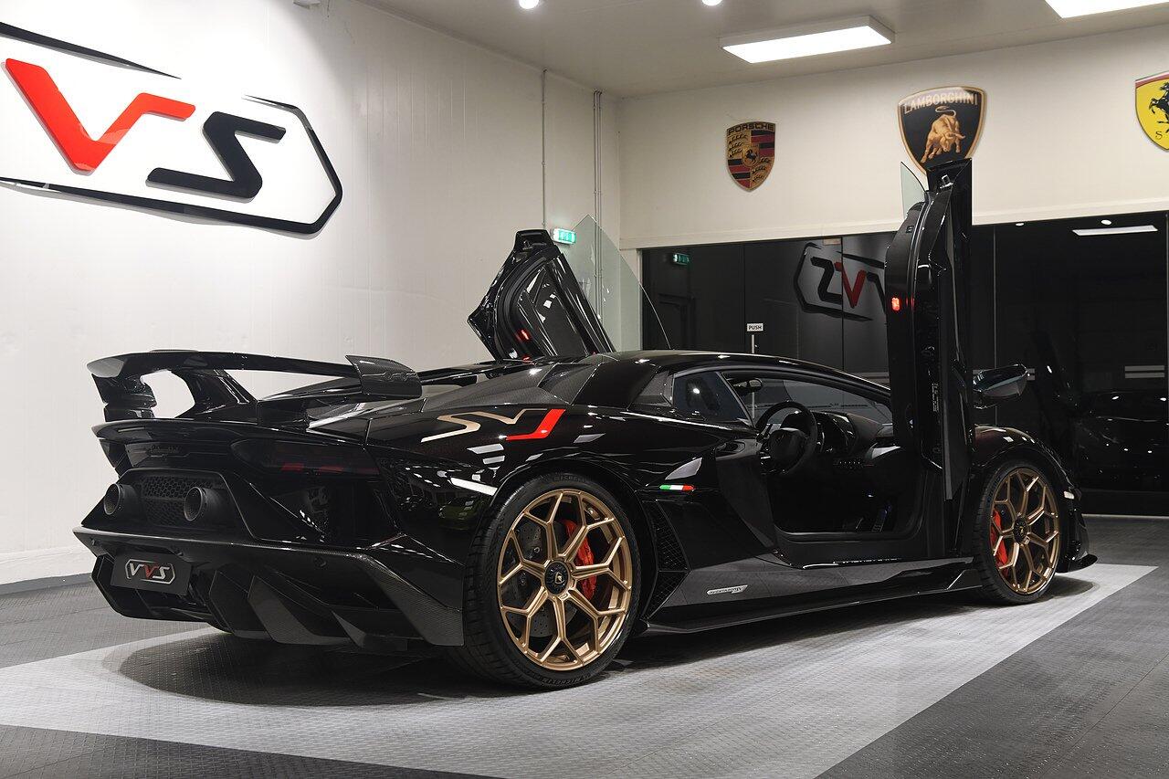 Lamborghini Aventador view 34