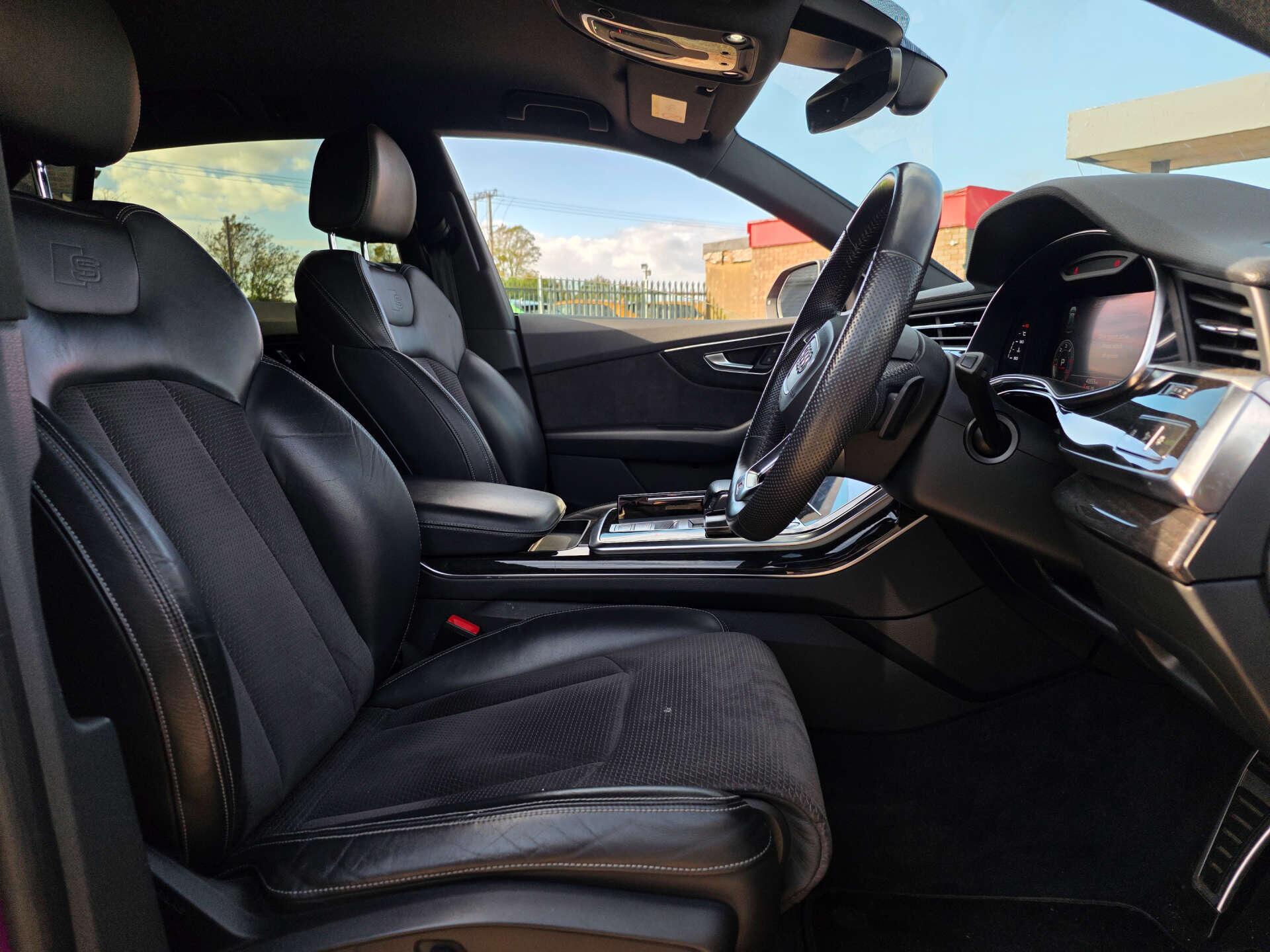 Audi Q8 view 22