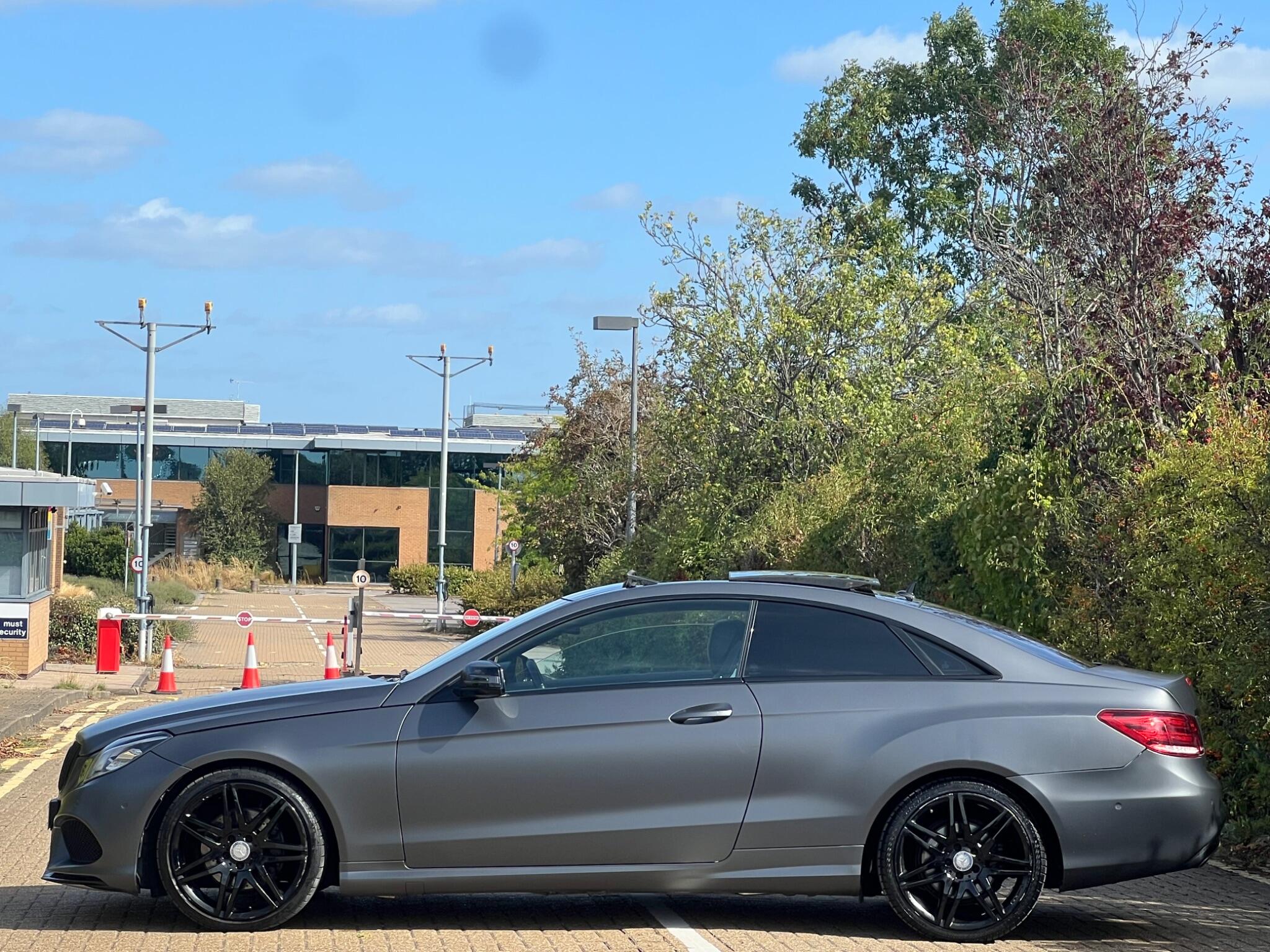 Mercedes-Benz E-Class view 7