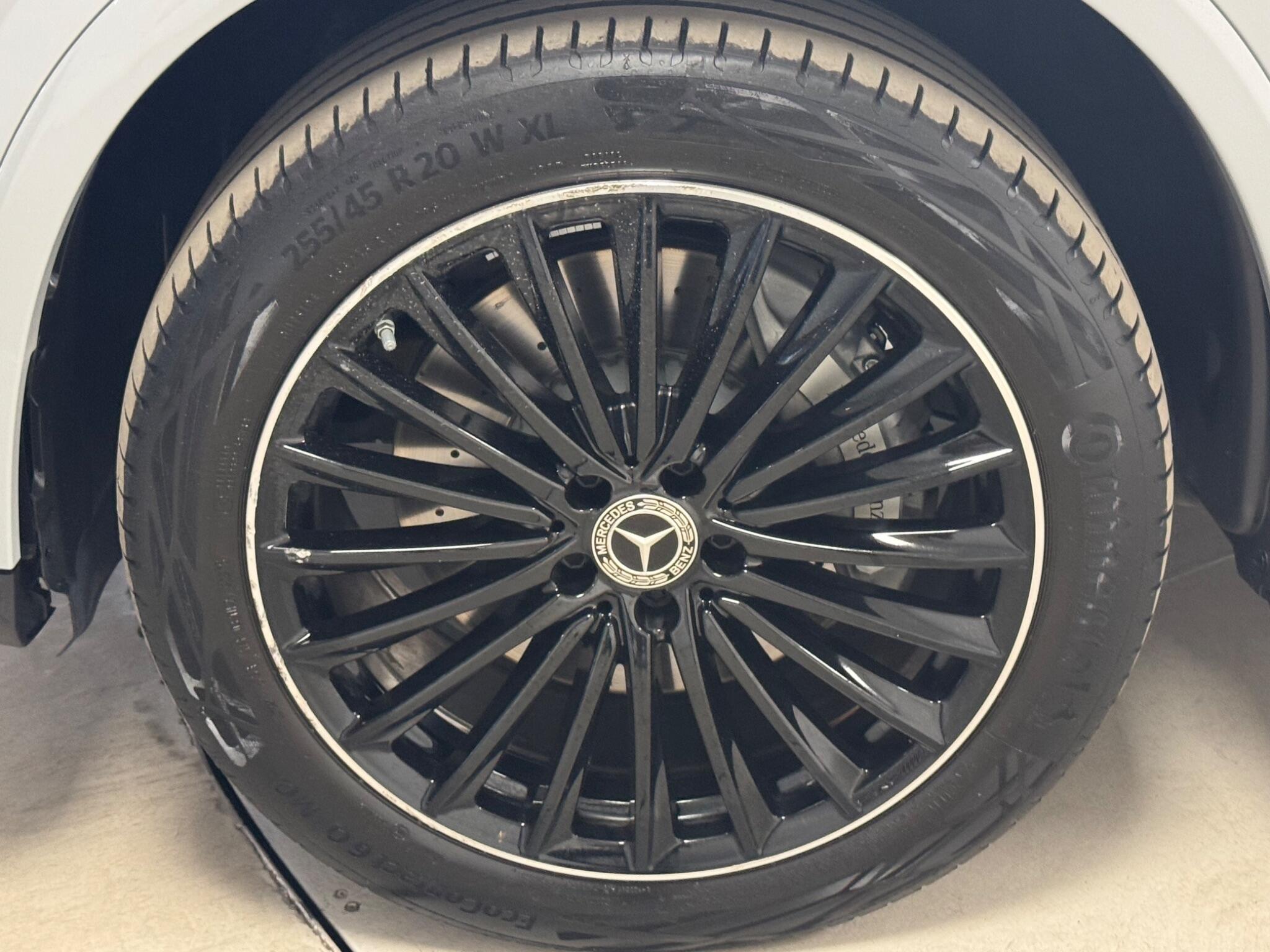 Mercedes-Benz GLC view 15