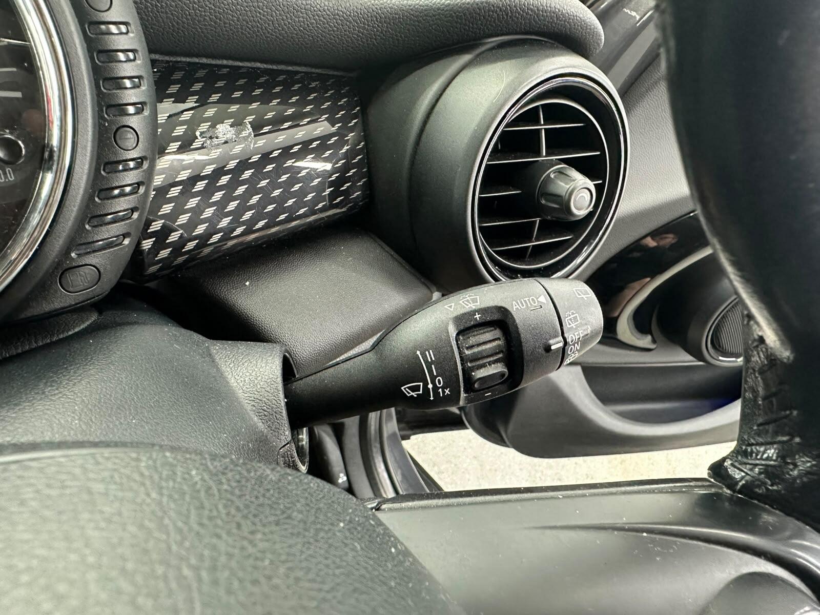 MINI Hatch view 50