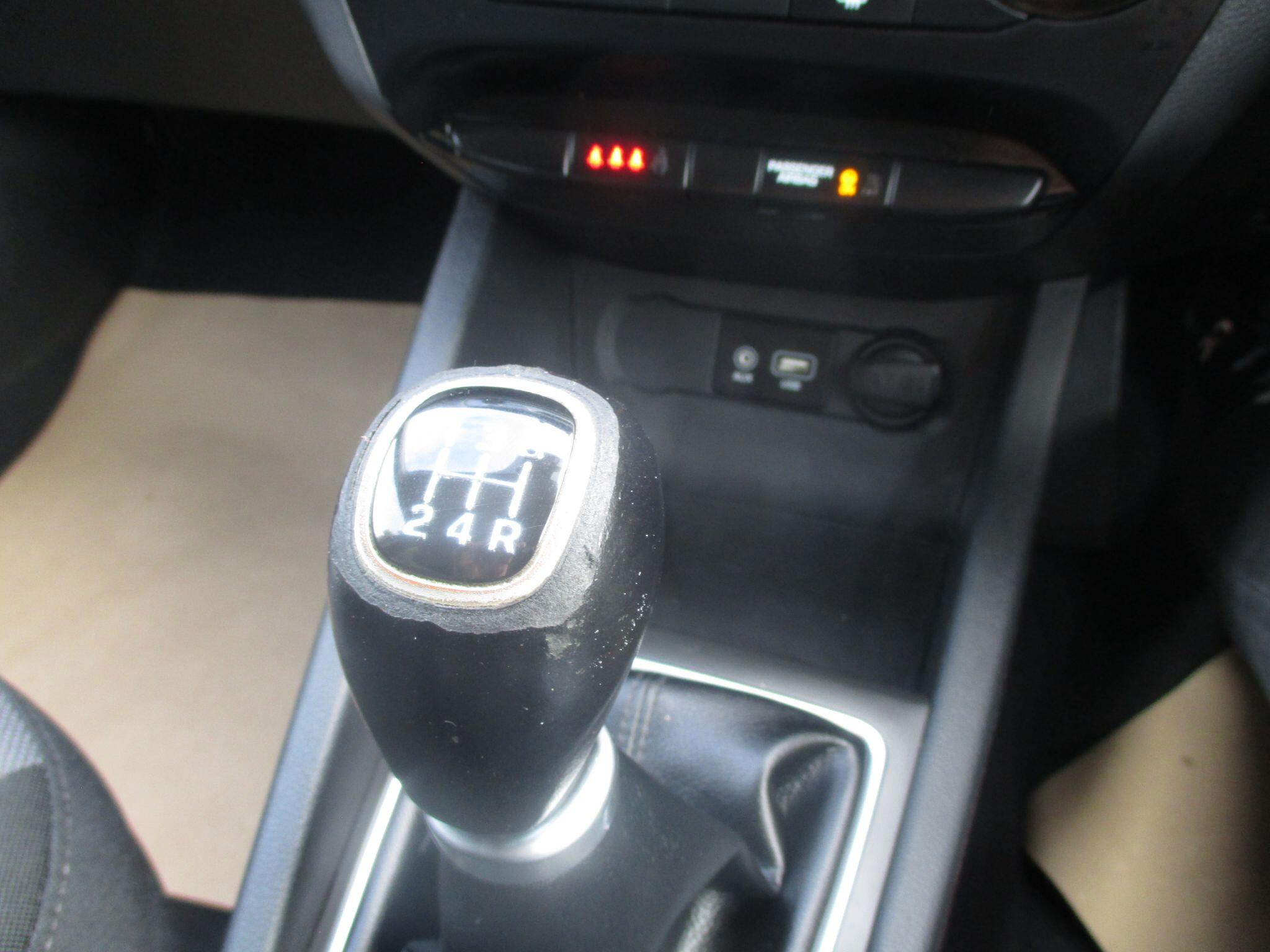 Hyundai i20 view 43
