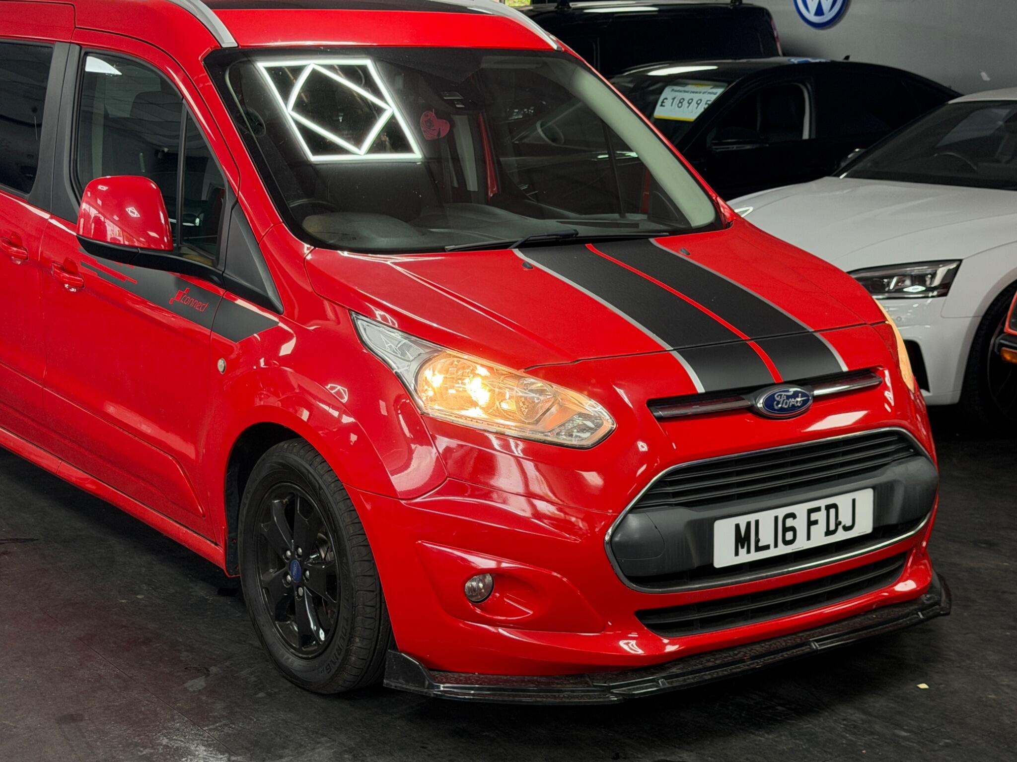 Ford Grand Tourneo Connect view 16