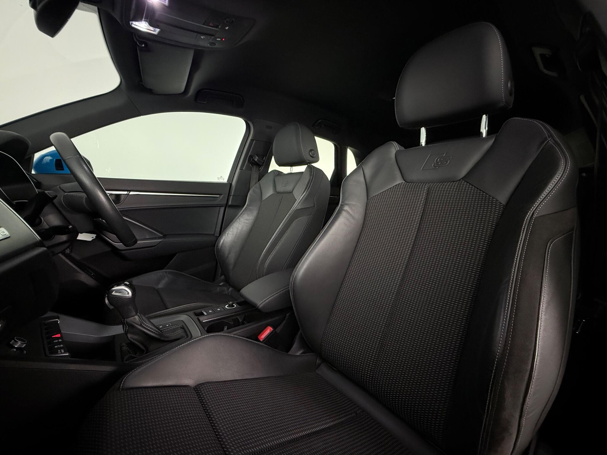 Audi Q3 view 28