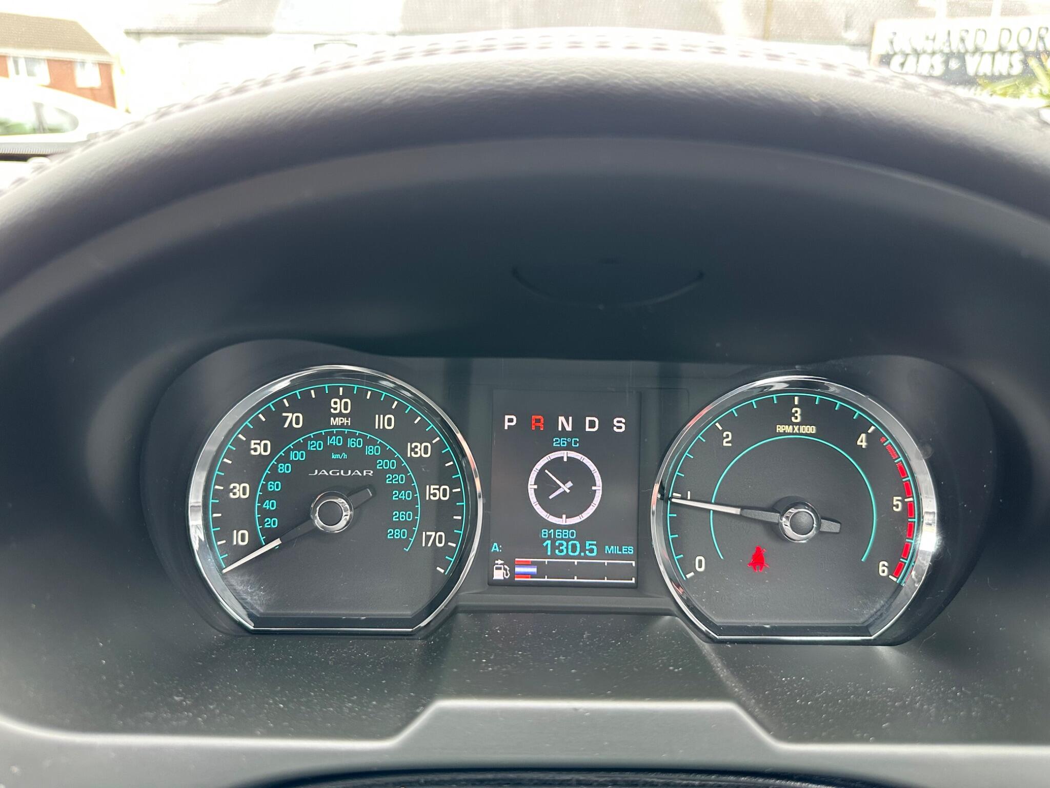 Jaguar XF view 16