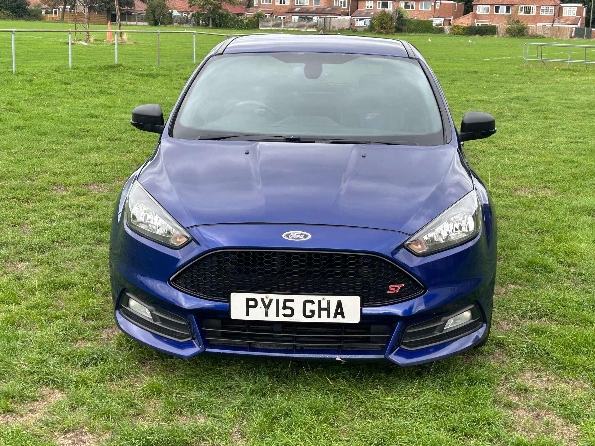 Ford Focus view 2