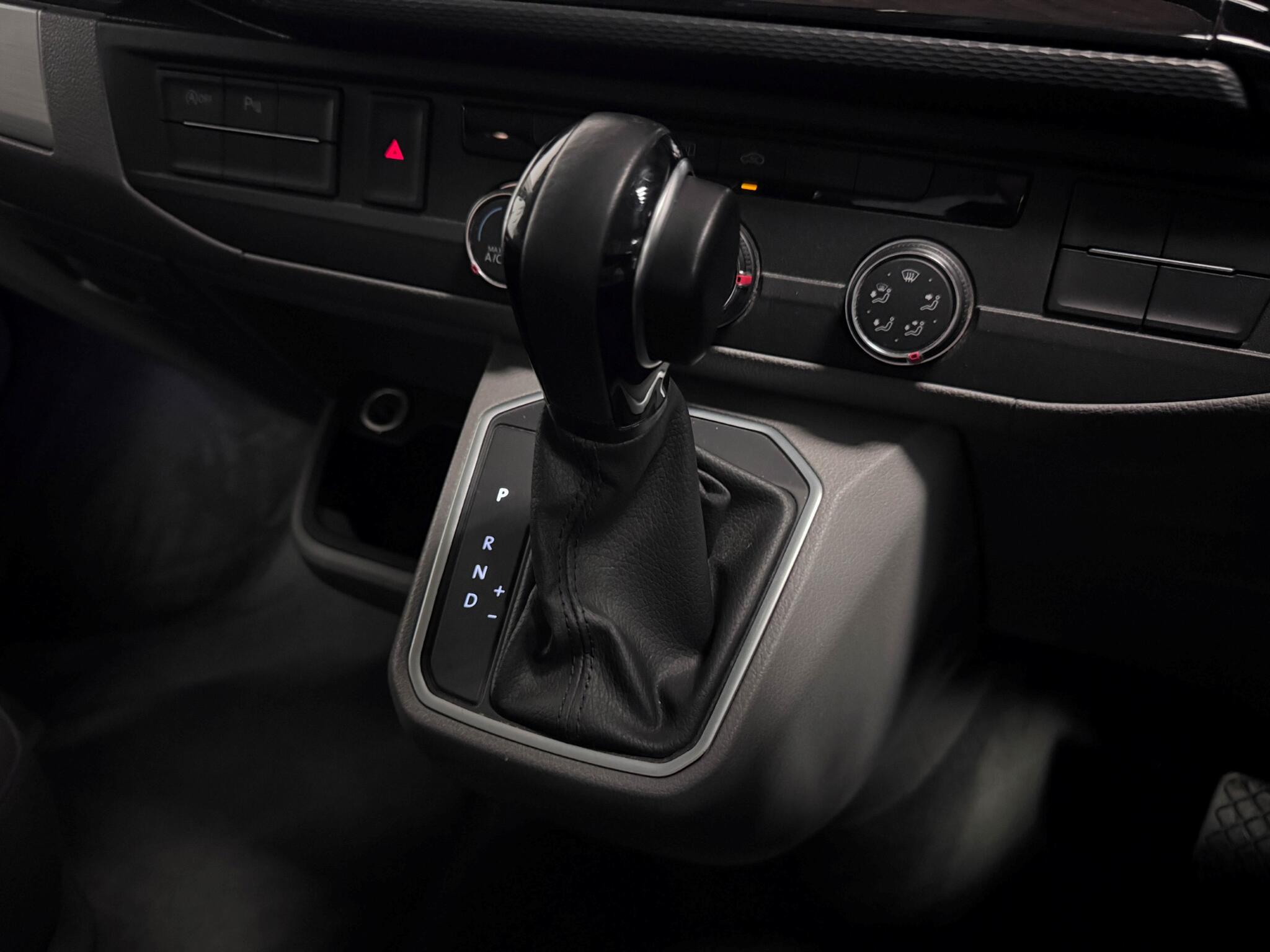 Volkswagen California view 16
