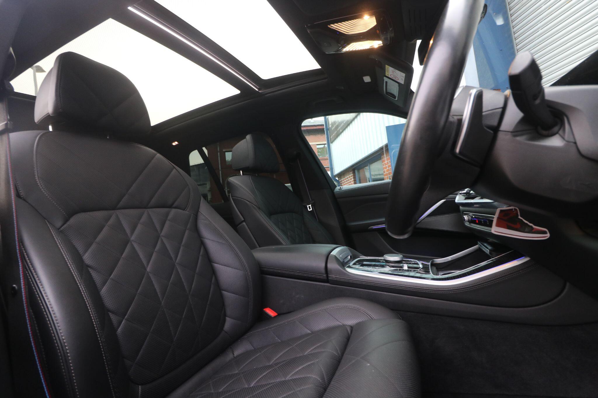 BMW X5 view 8