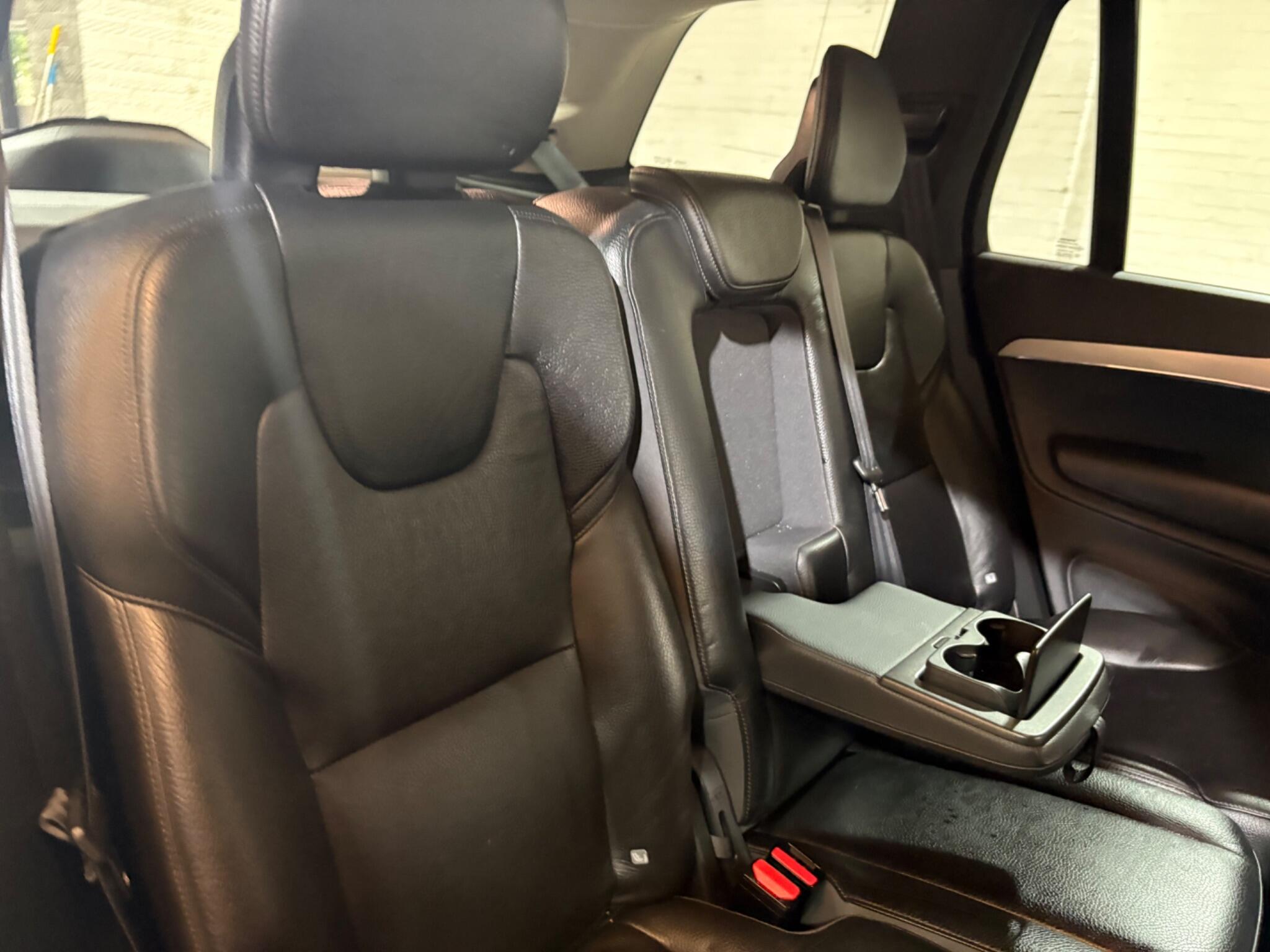 Volvo XC90 view 24