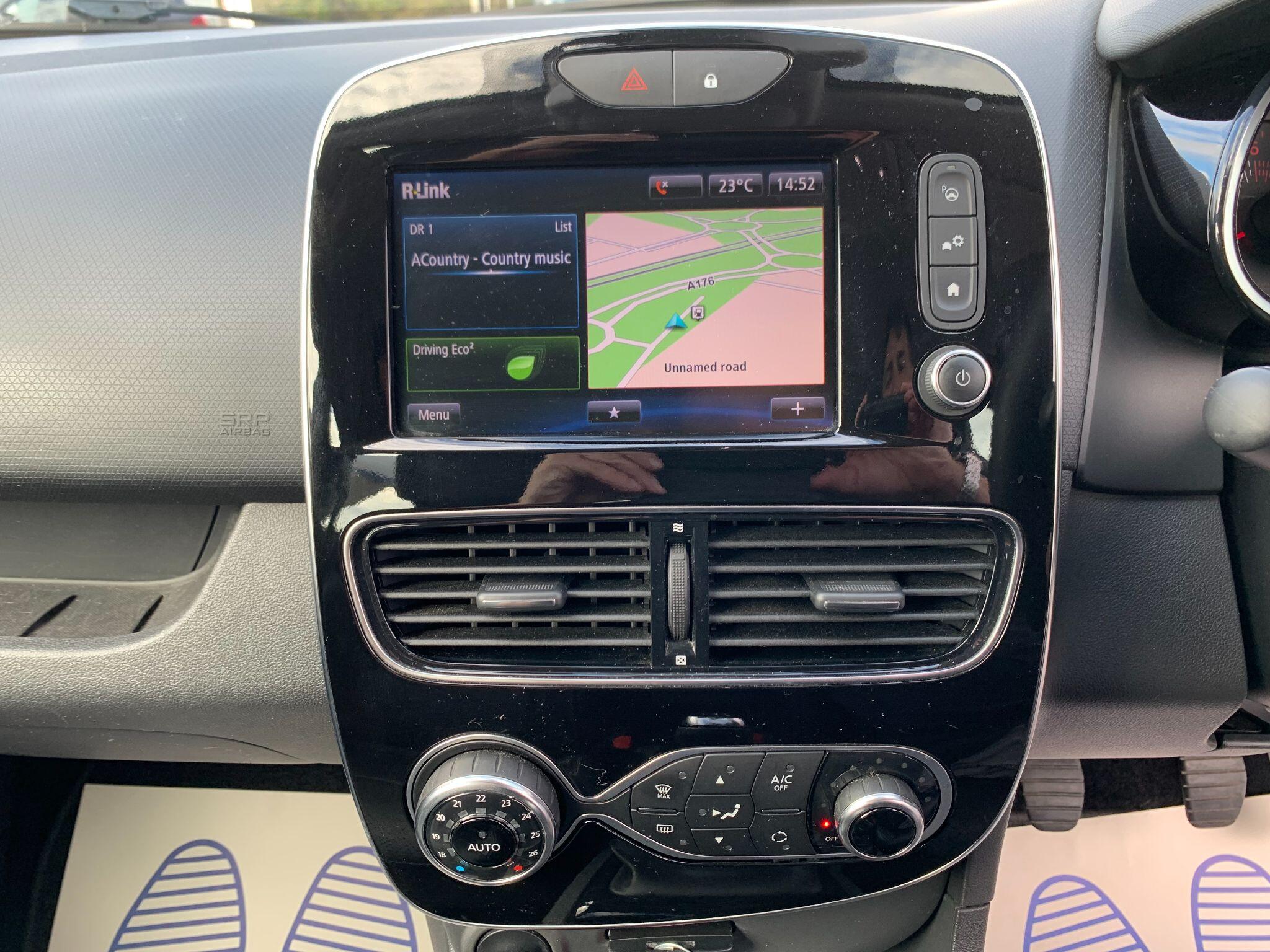 Renault Clio view 27