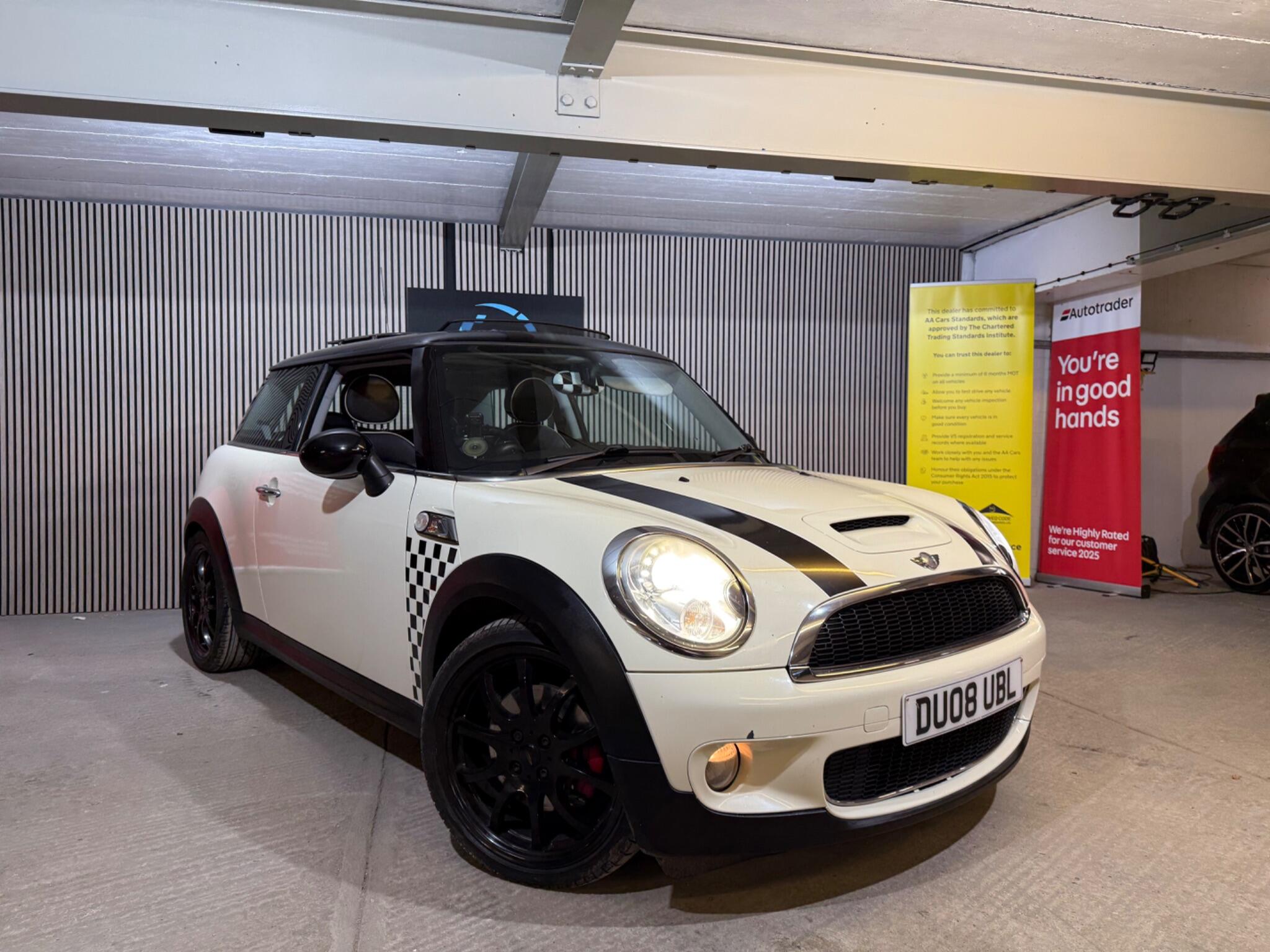 2008 MINI Hatch image 6