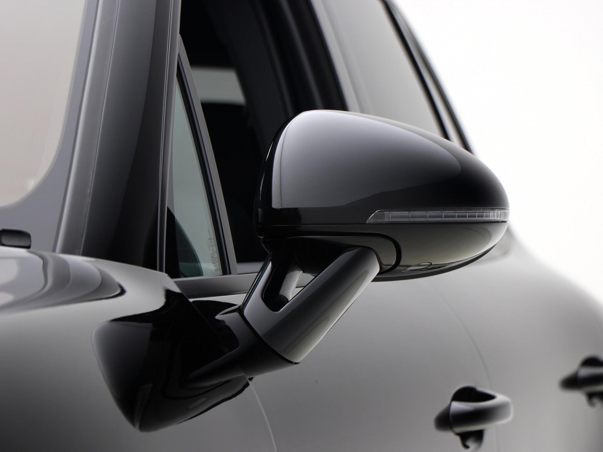 Porsche Macan view 18