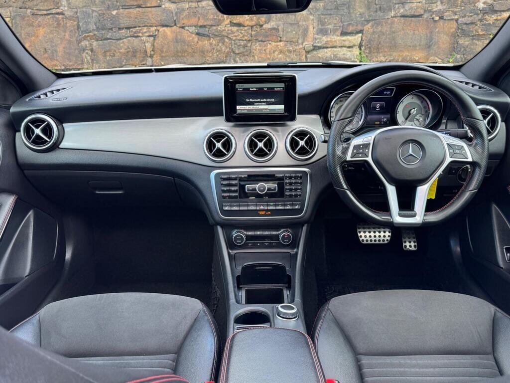 Mercedes-Benz Gla view 12