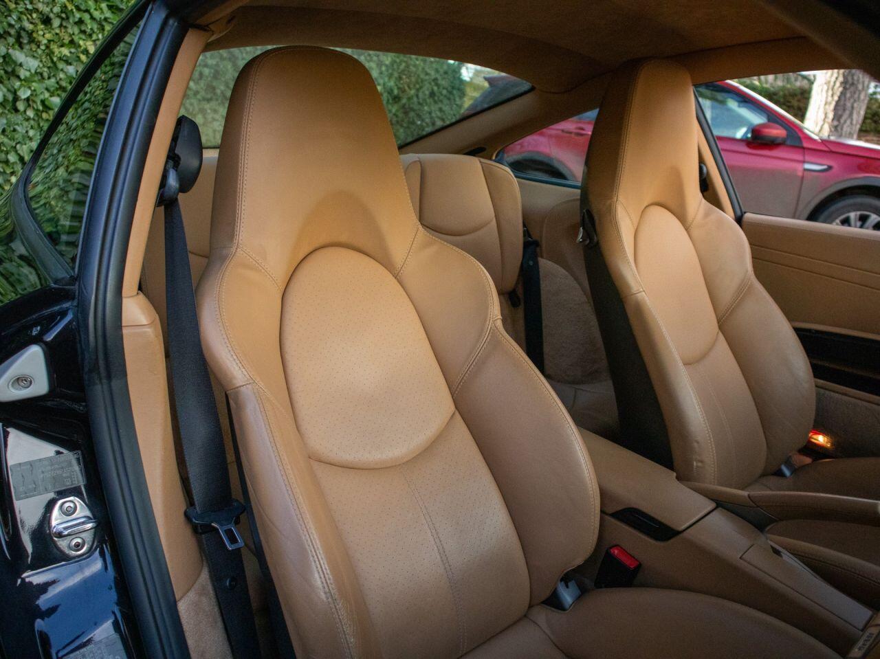 Porsche 911 view 31