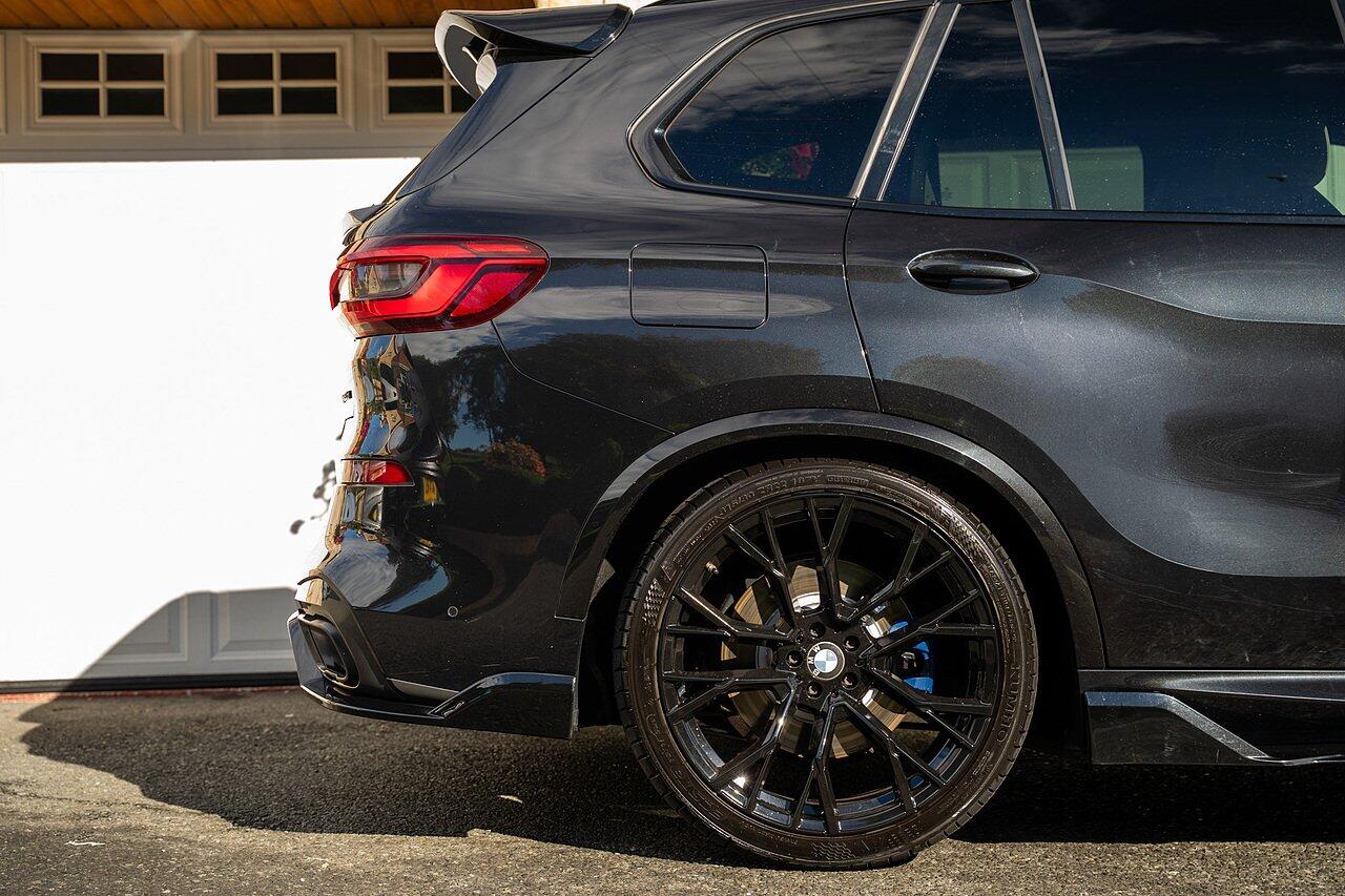 BMW X5 view 5