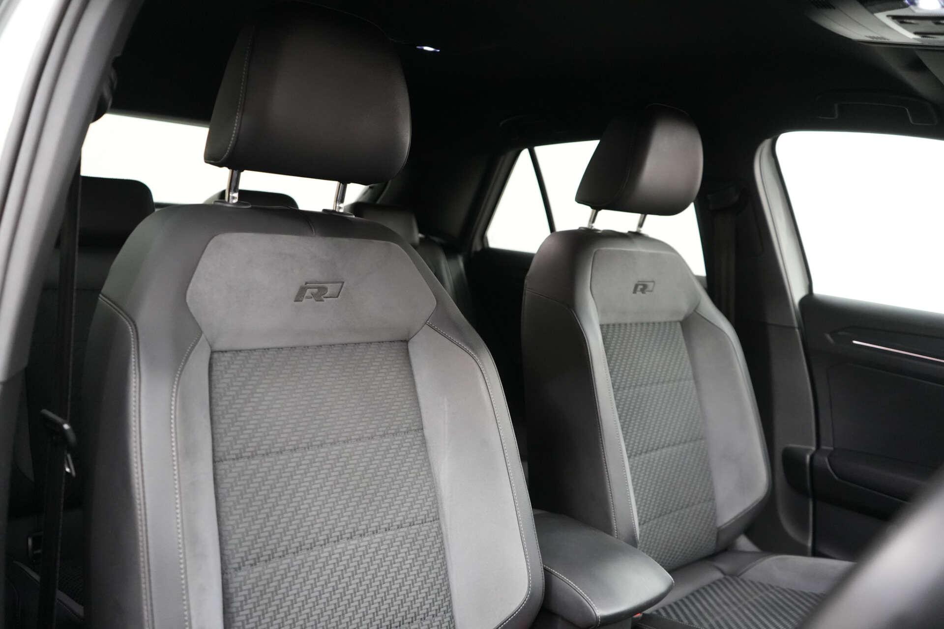 Volkswagen T-Roc view 19