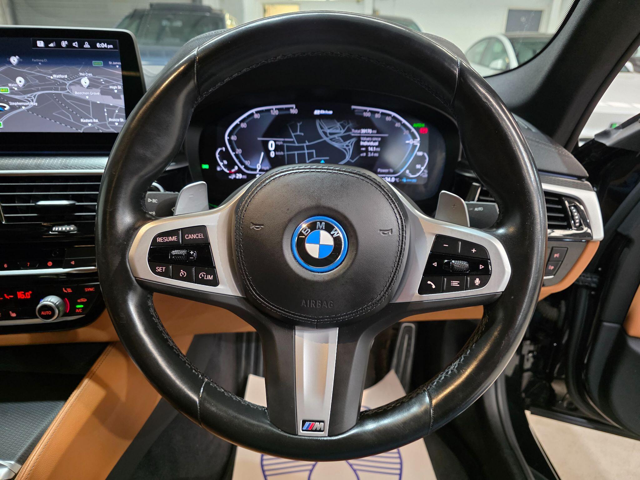 BMW 5 Series view 23