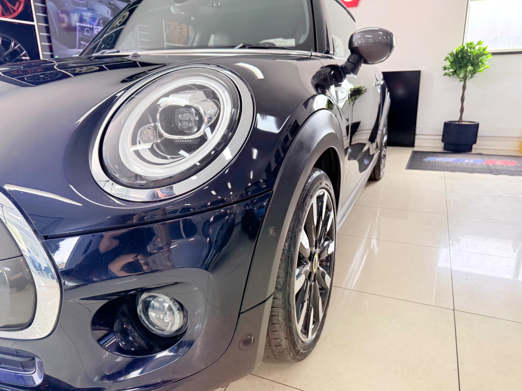 MINI Hatch view 32