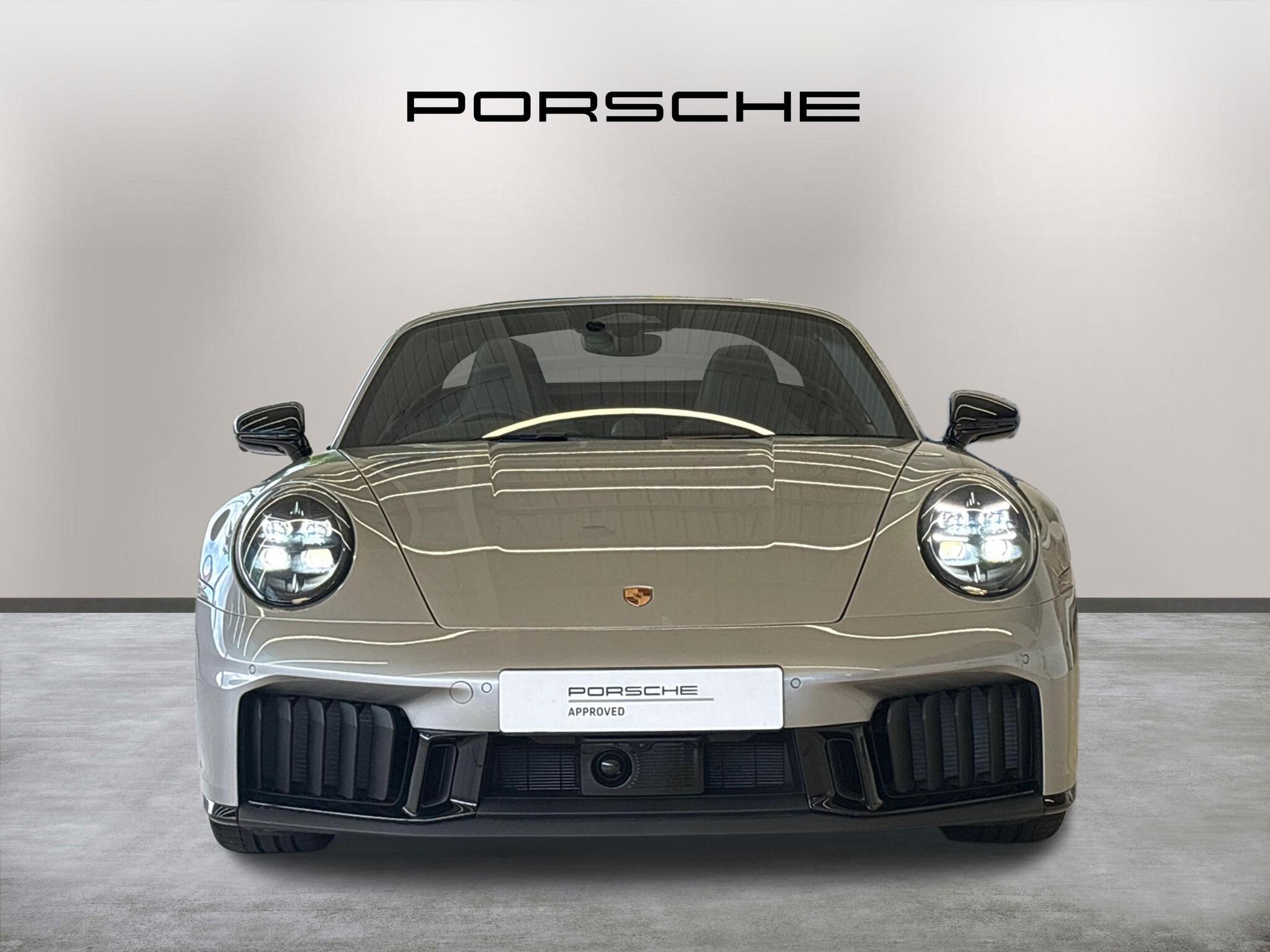 Porsche 911 view 3