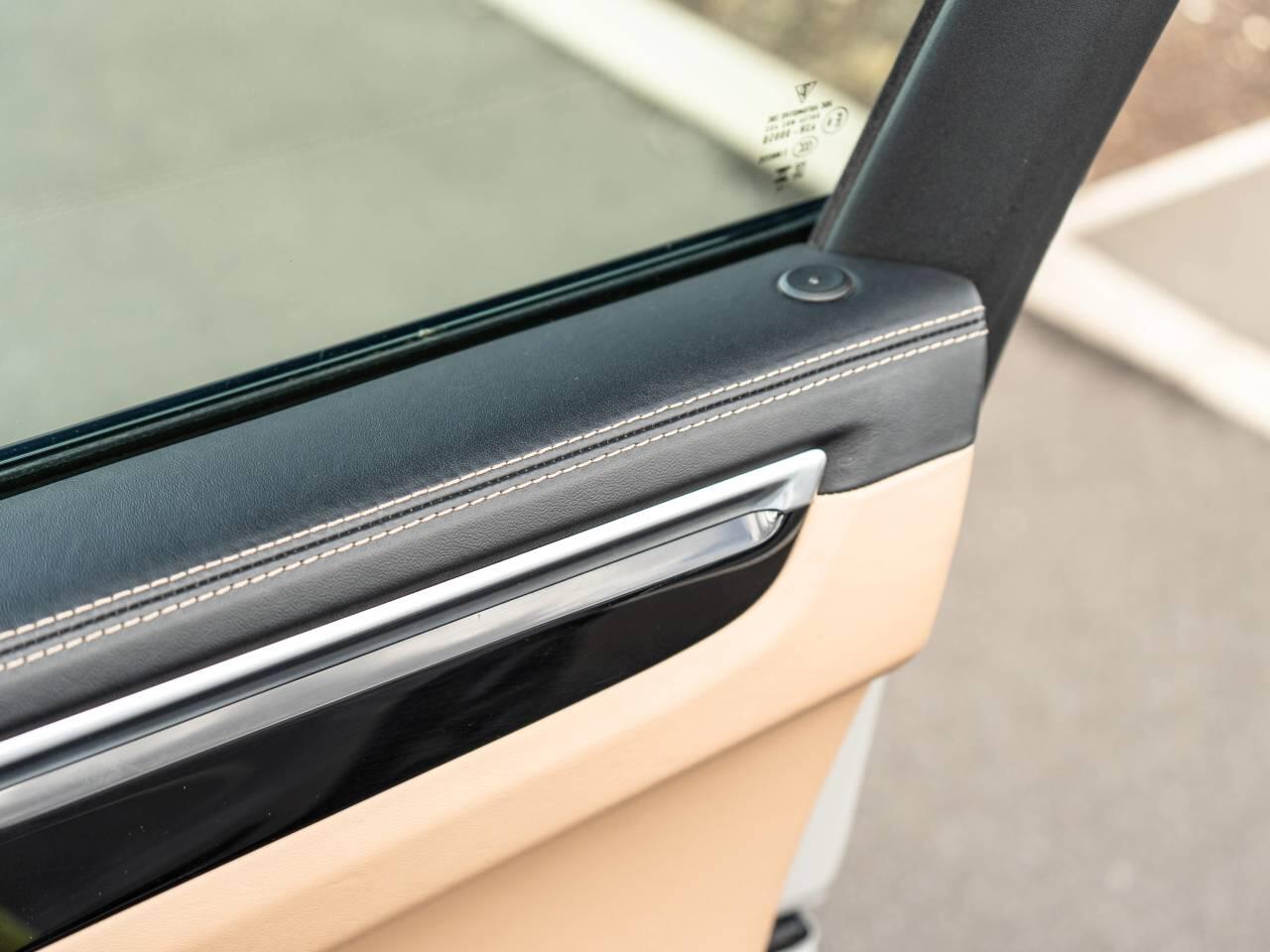 Porsche Macan view 26