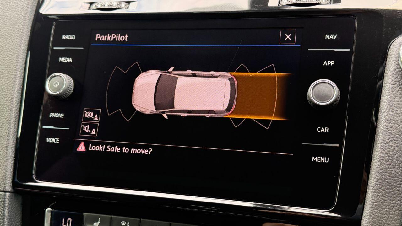 Volkswagen Golf view 18