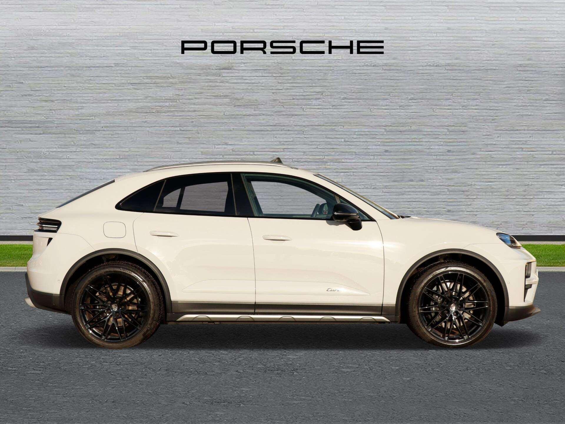 Porsche Macan view 2
