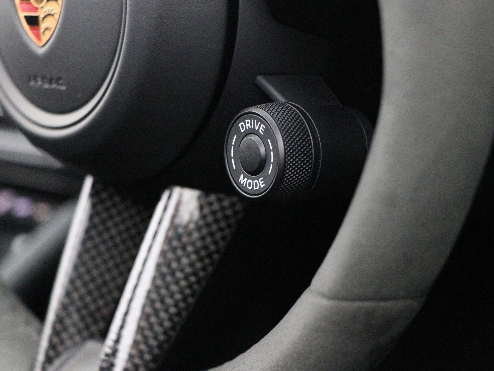 Porsche Macan view 38