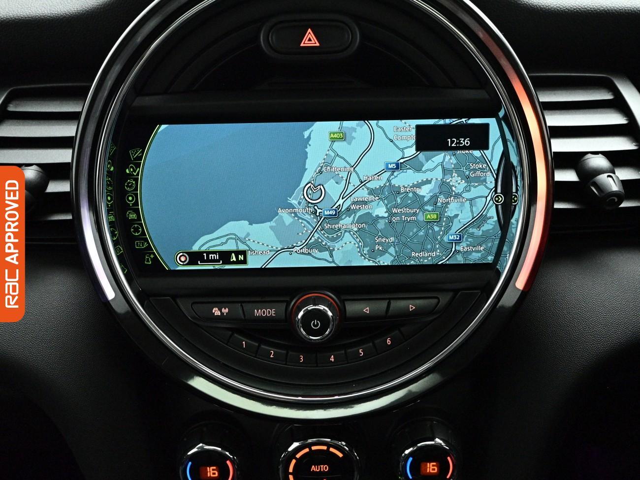 Mini Hatch view 28