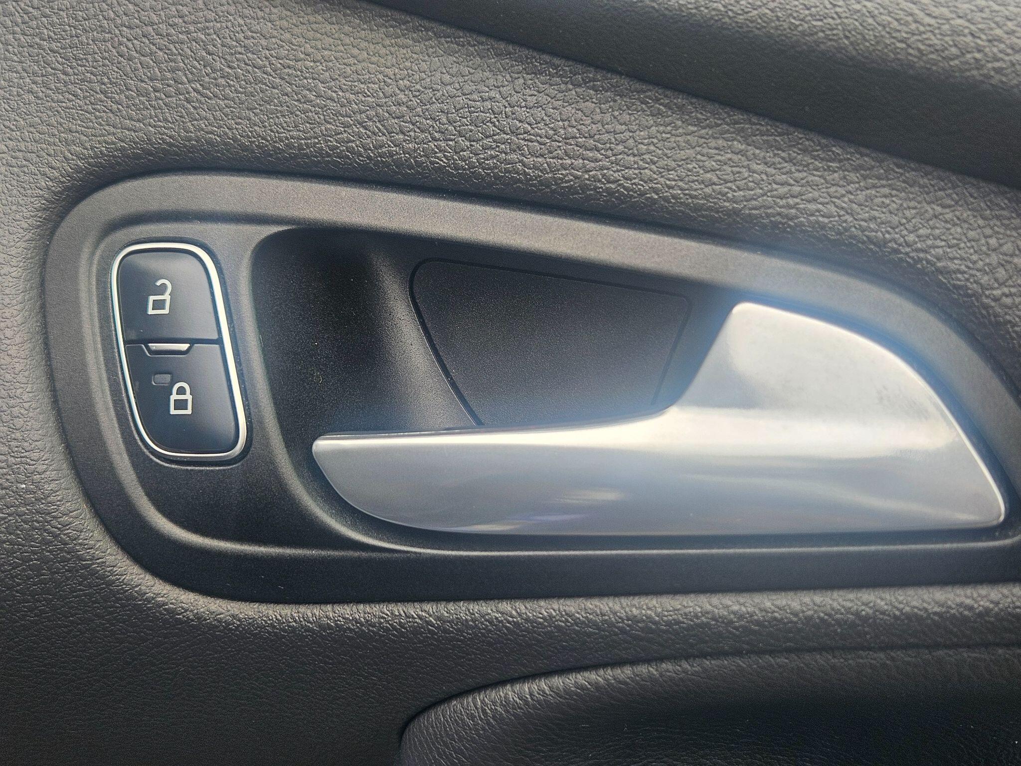 2017 Ford Focus image 49