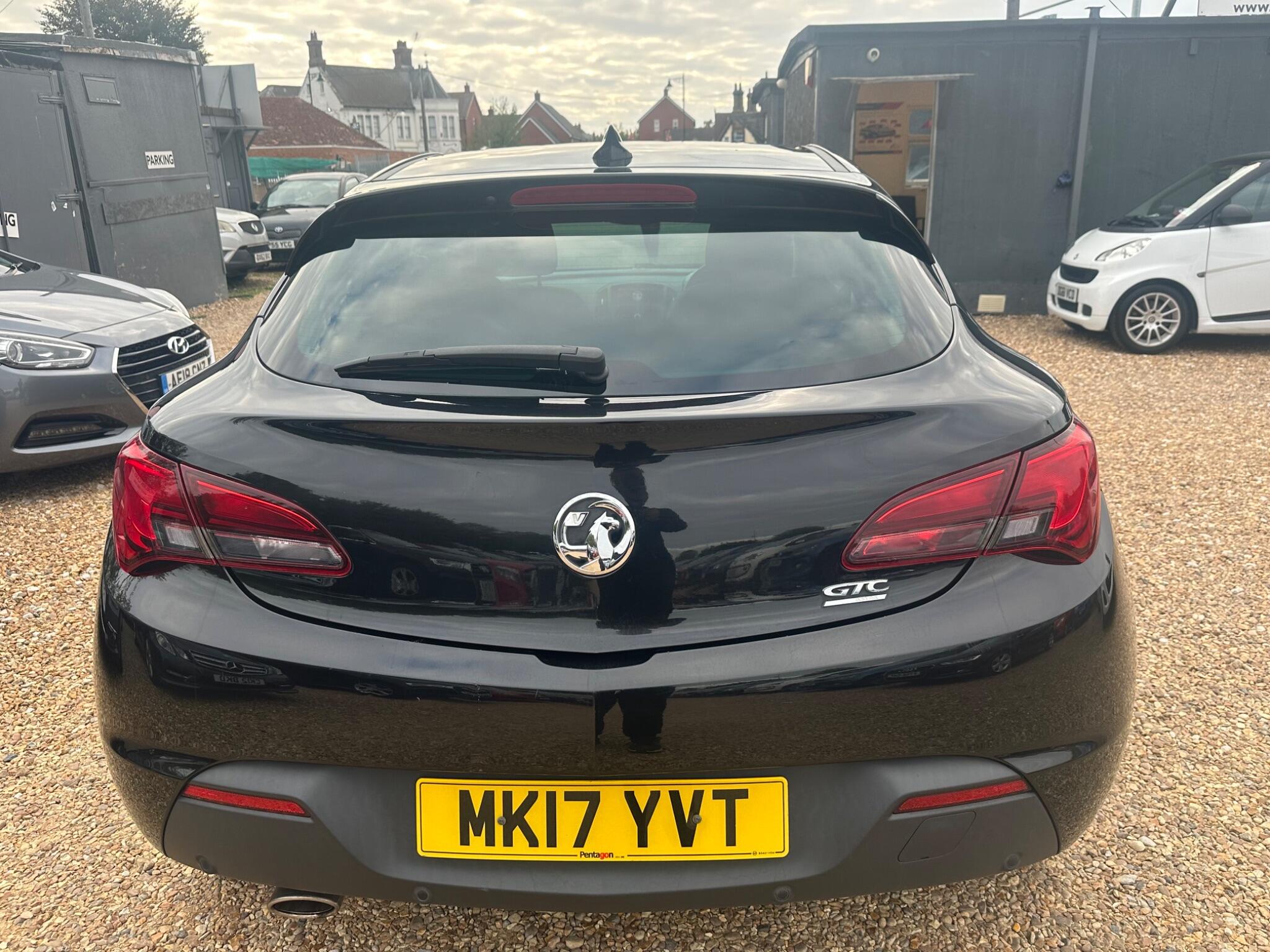 Vauxhall Astra GTC view 9