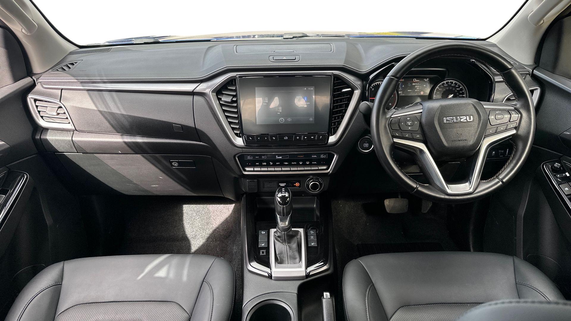 Isuzu D-Max view 9