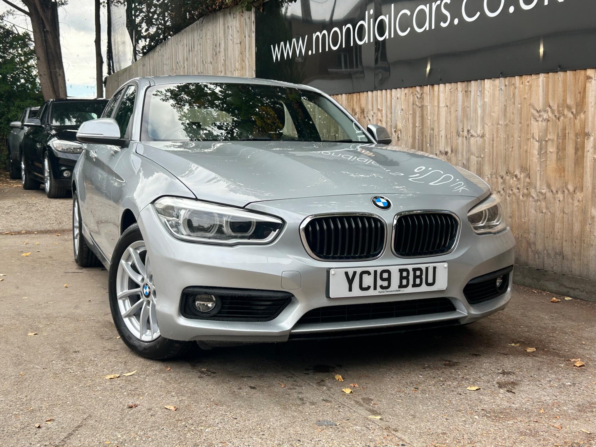 BMW 1 Series view 9