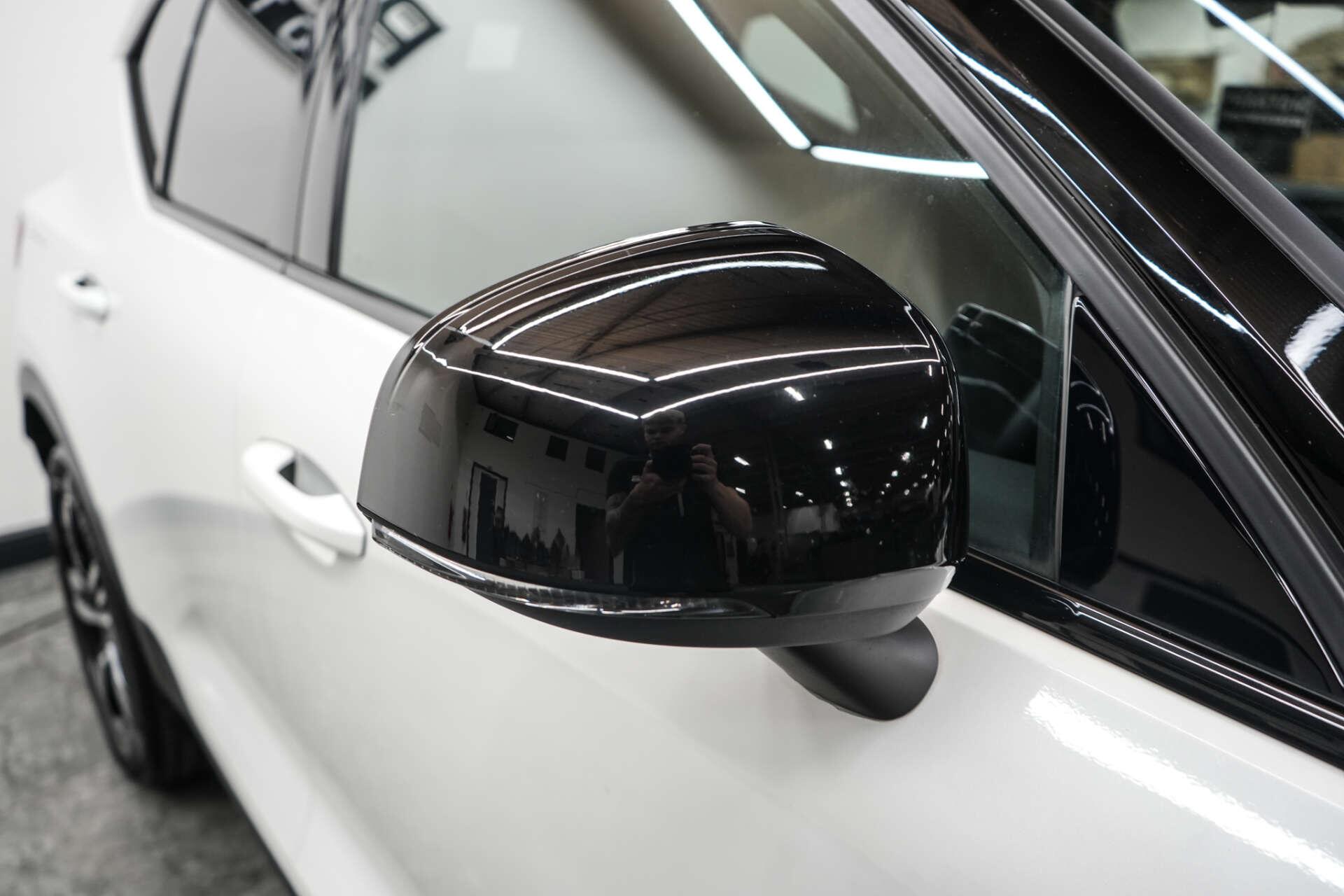Volvo XC40 view 8