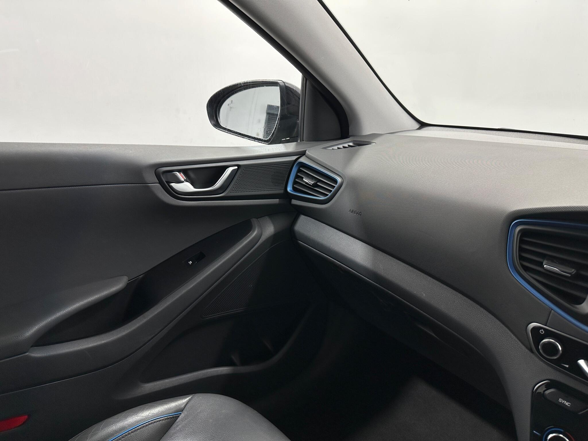 Hyundai IONIQ view 27