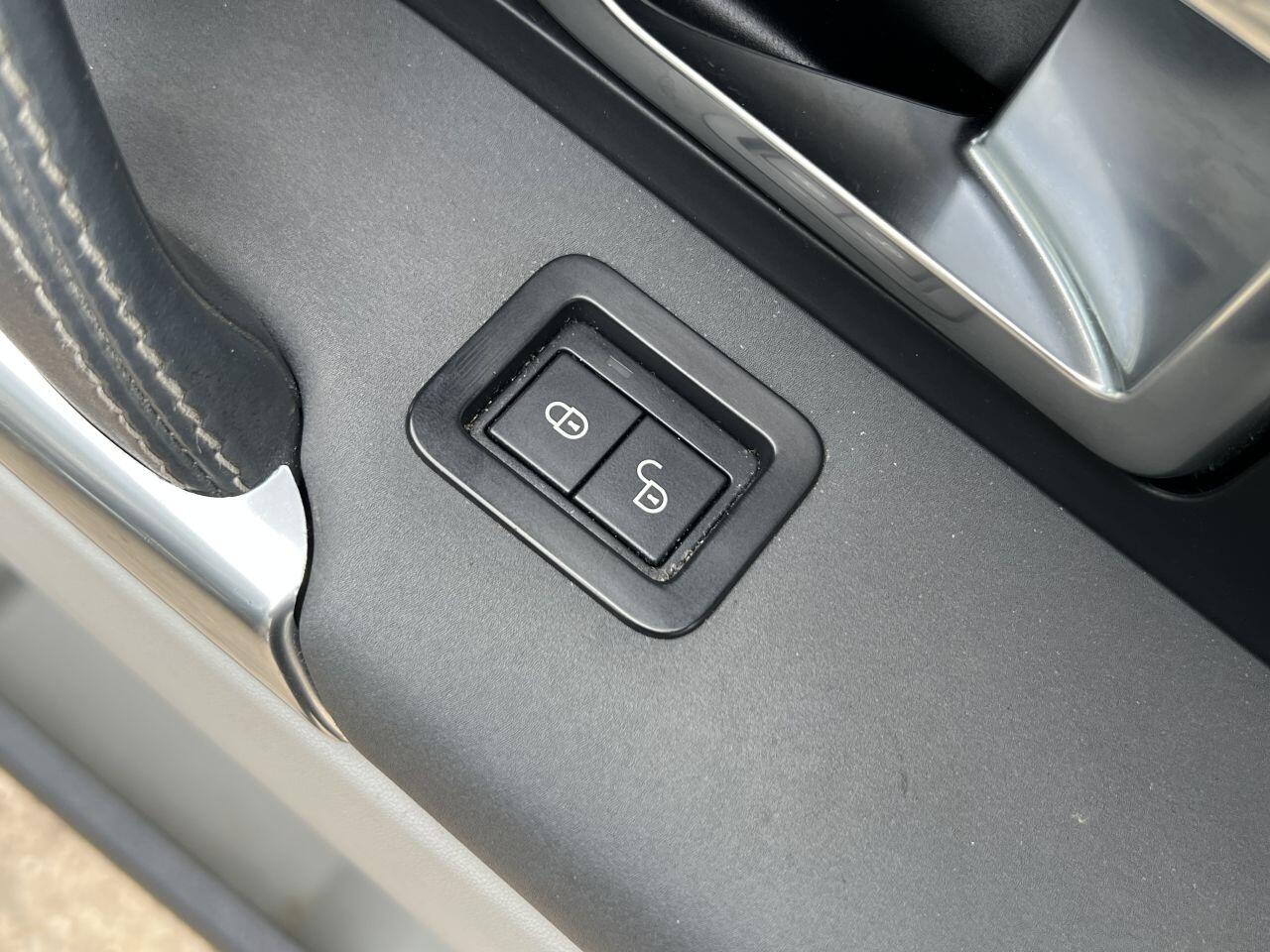 Land Rover Discovery Sport view 62