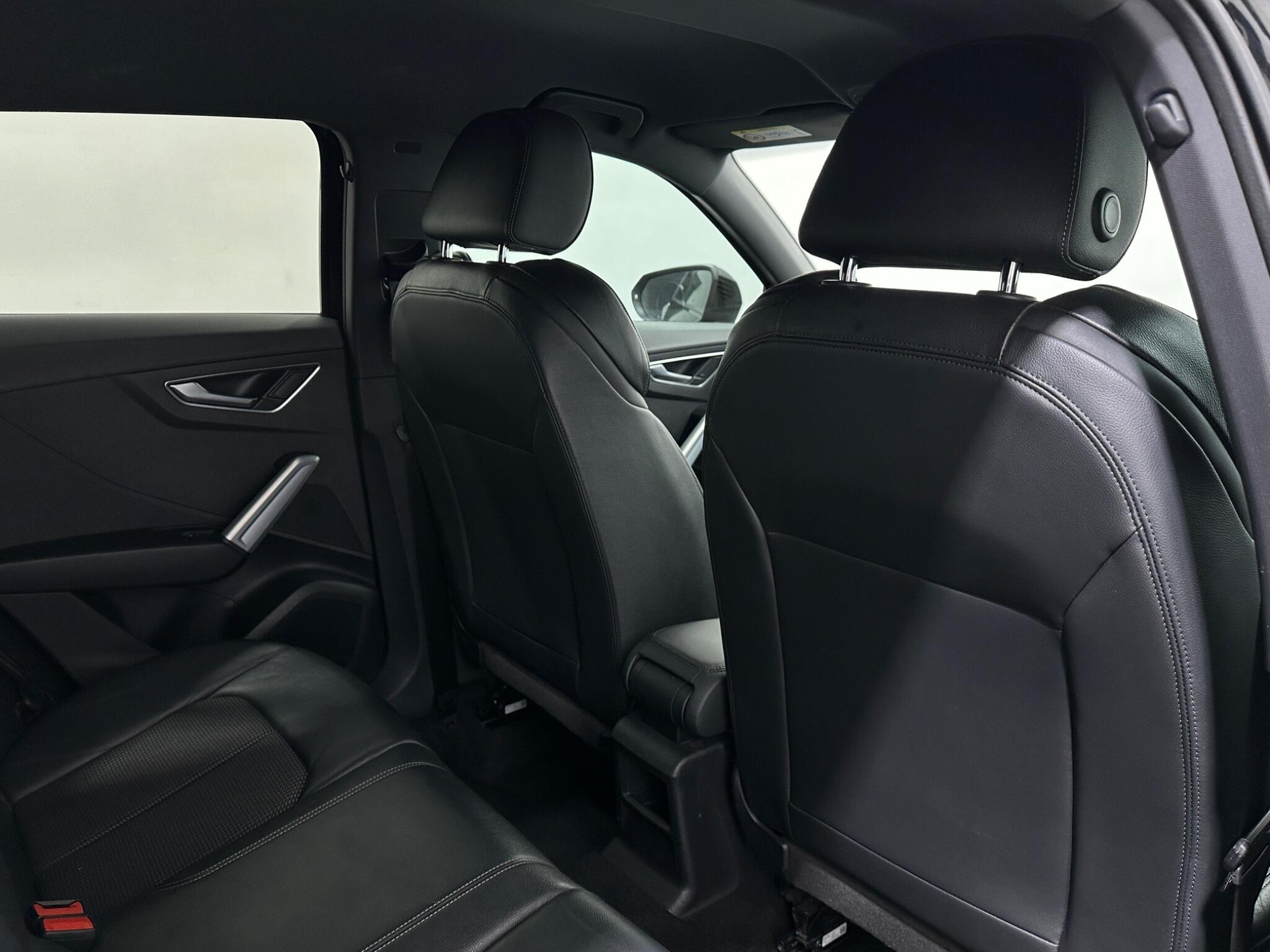 Audi Q2 view 41